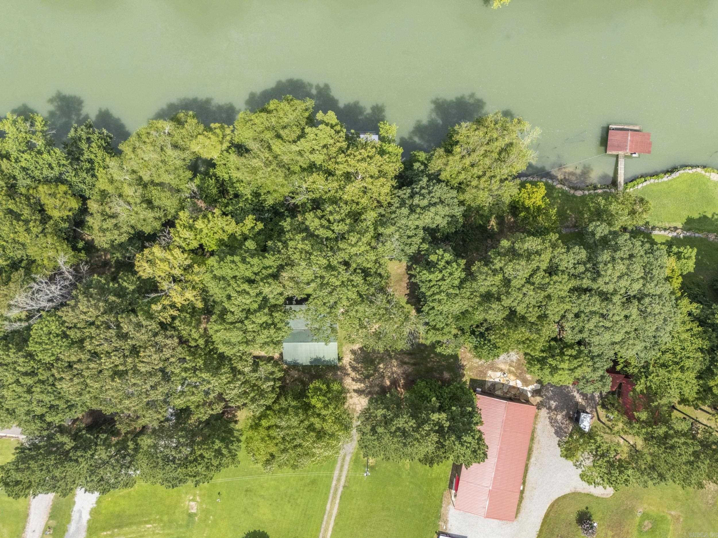 8 Iveon Clay Ln Pangburn, AR 72121