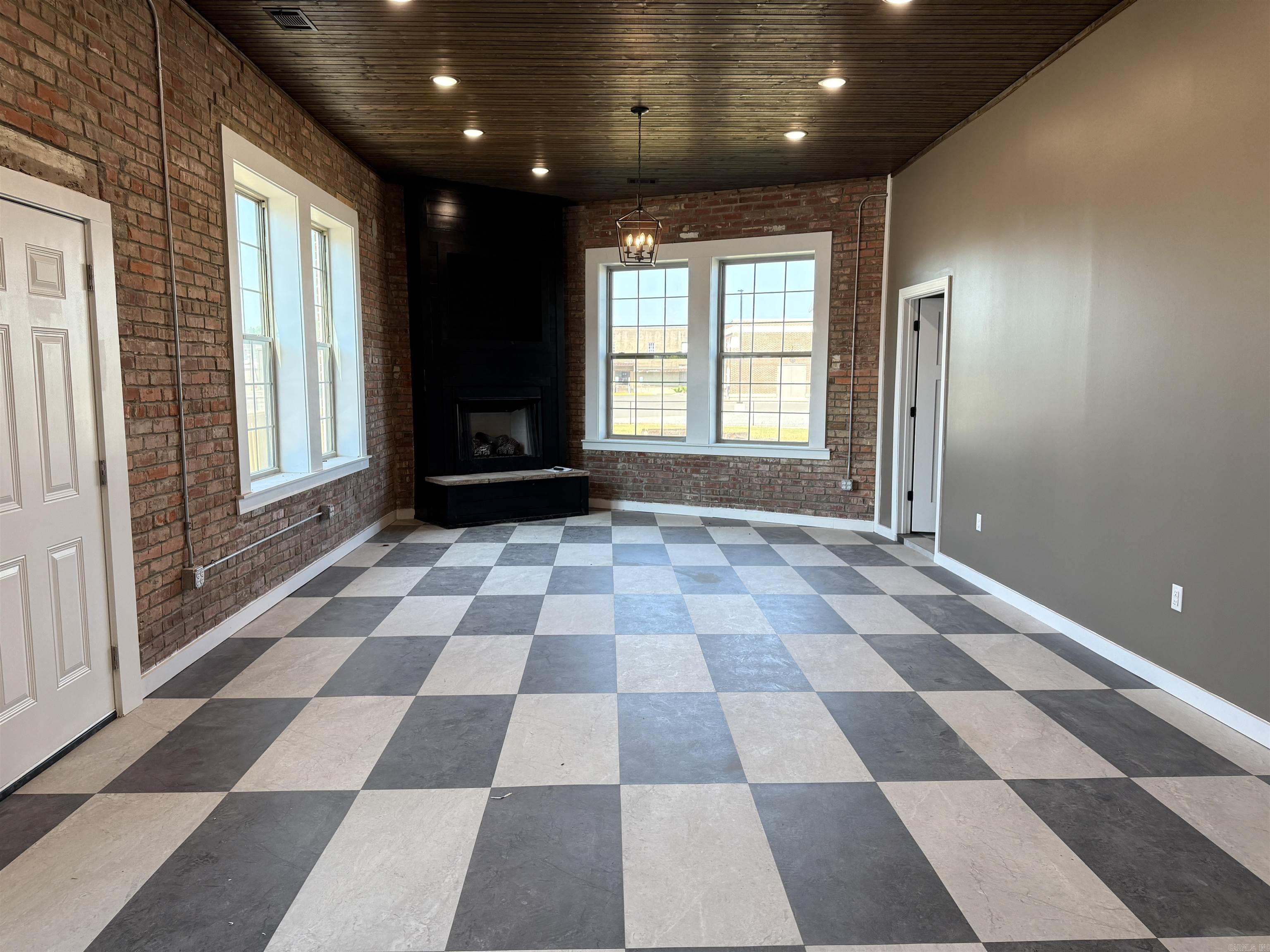 219 E Court Street  Paragould, AR