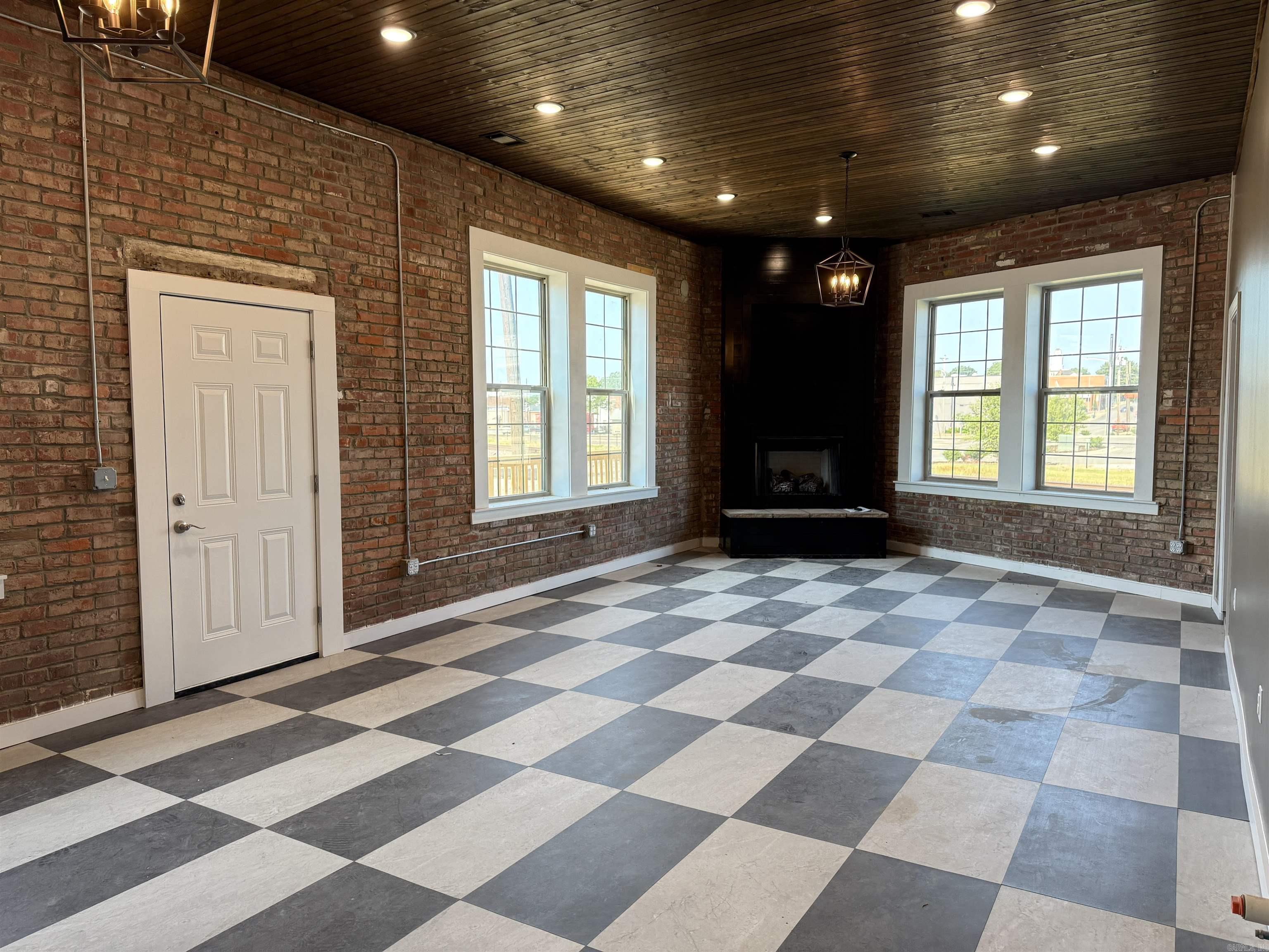 219 E Court Street  Paragould, AR