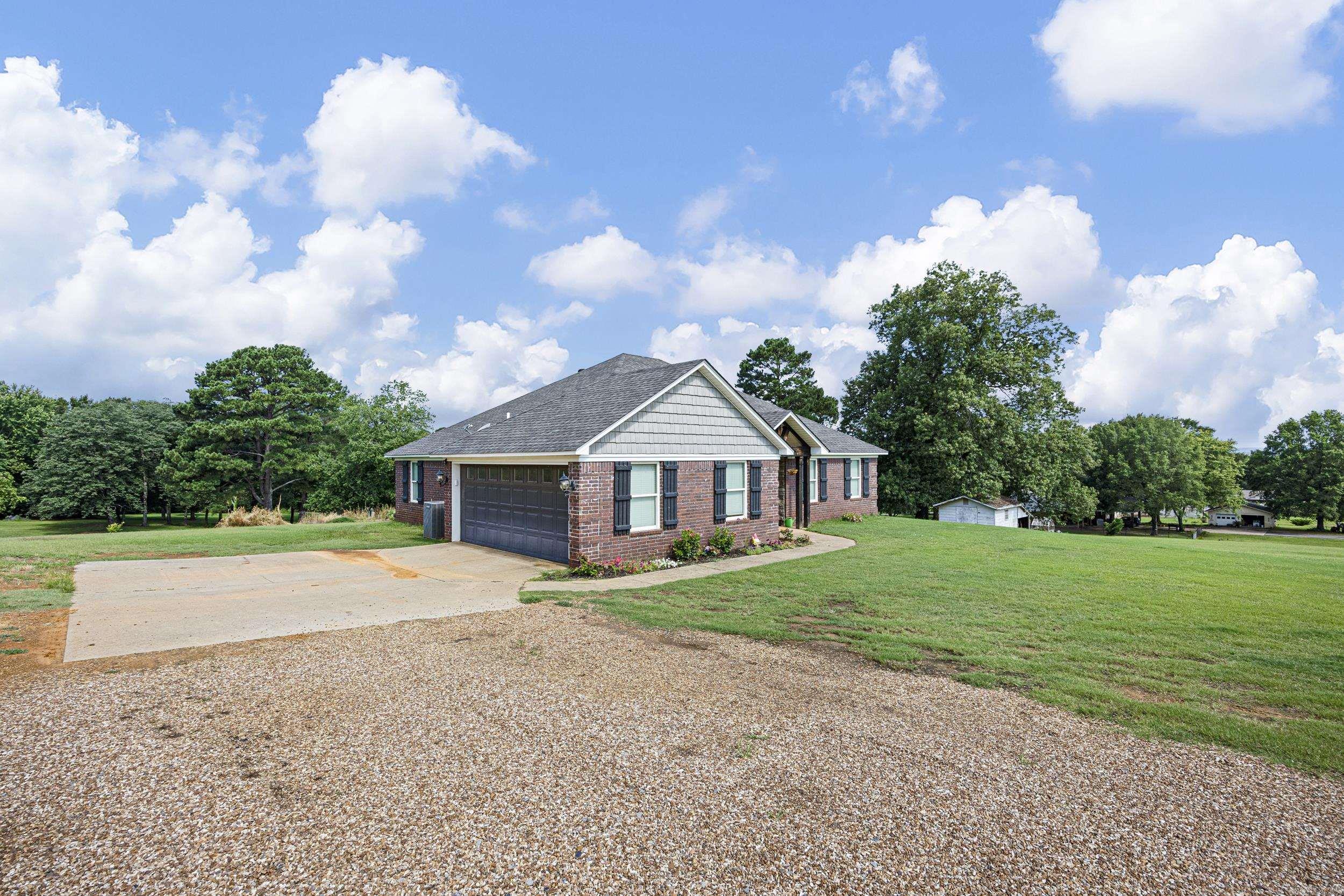 107 Kordsmeier Lane Morrilton, AR 72110
