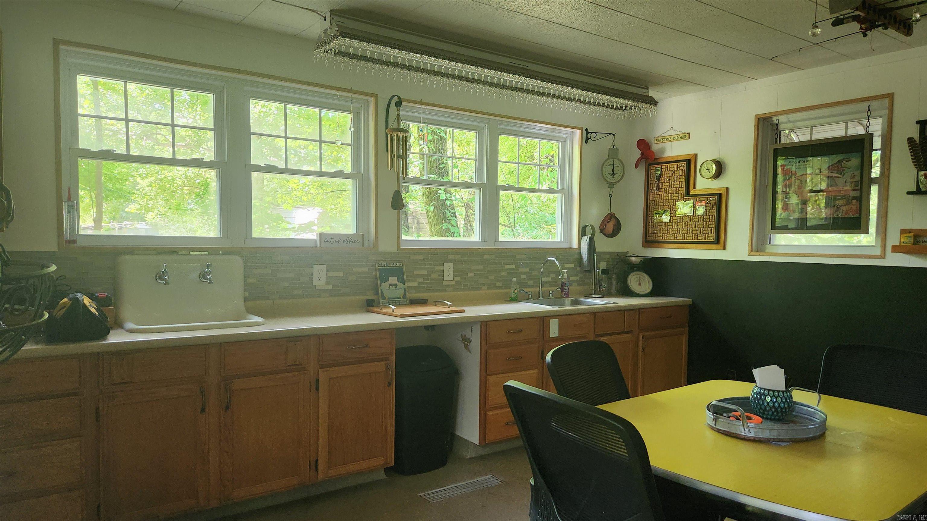 5277 E Hwy 270 Mount Ida, AR 71957