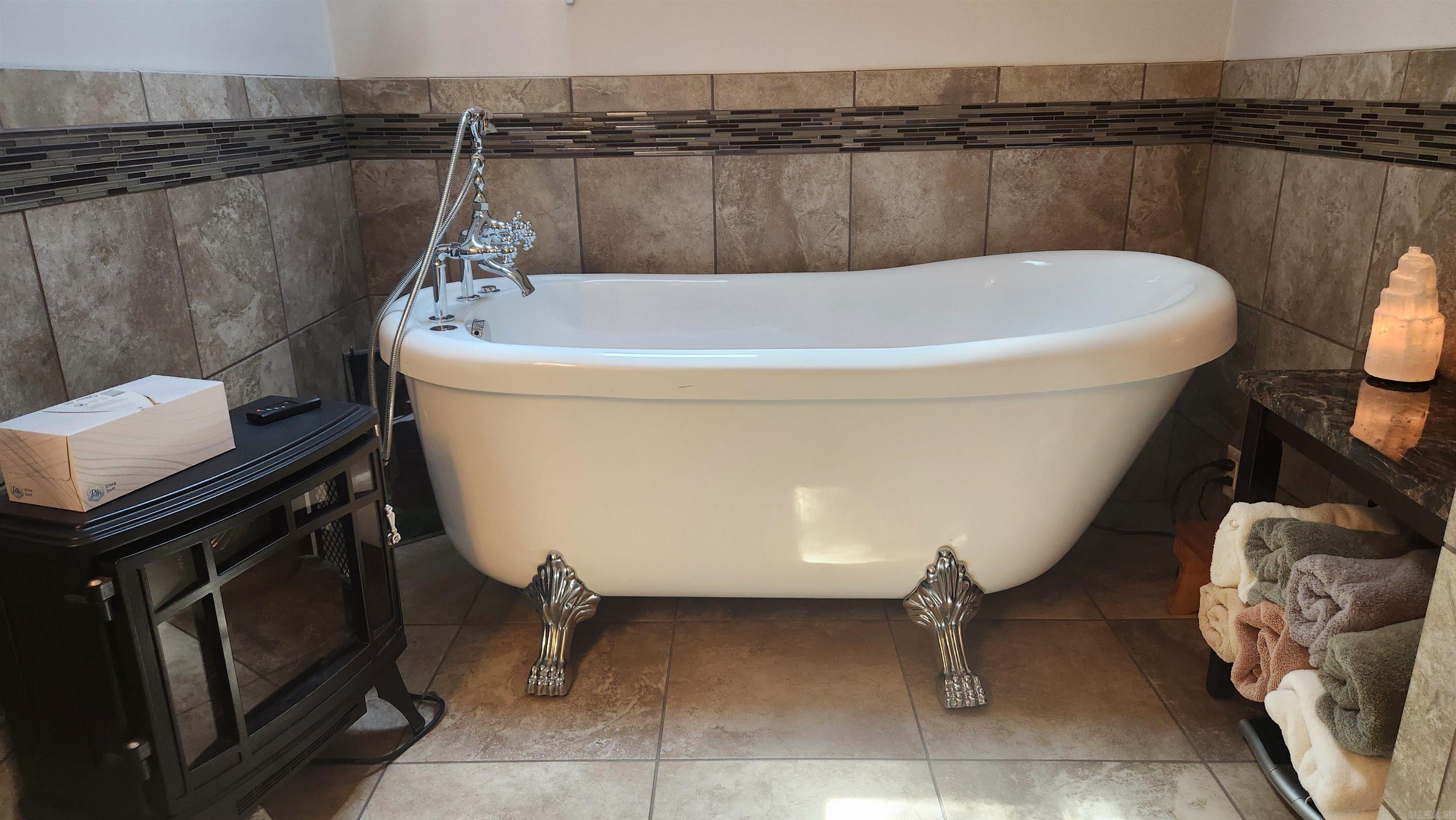 5277 E Hwy 270 Mount Ida, AR 71957