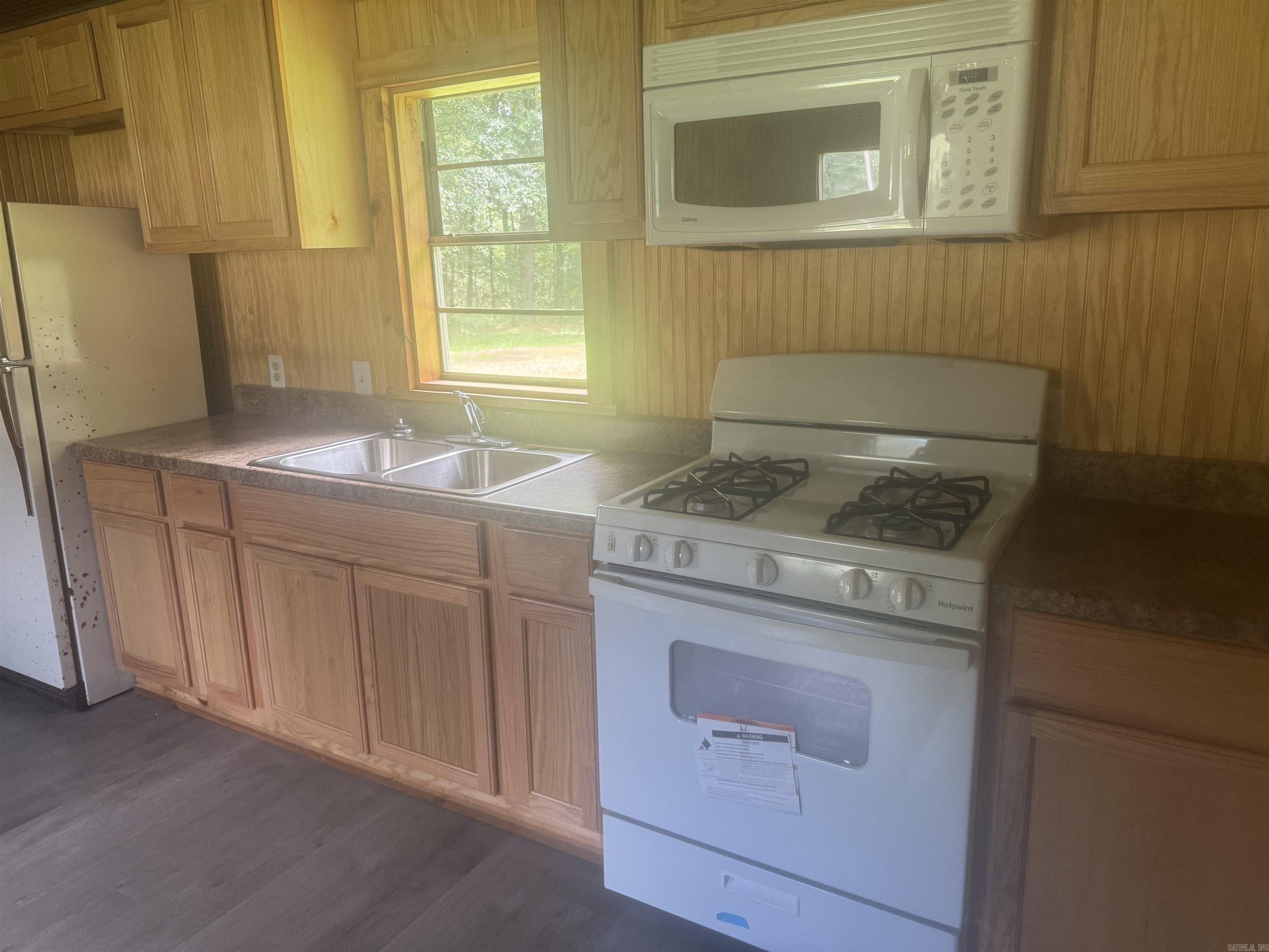 2073 N 9th  Felsenthal, AR