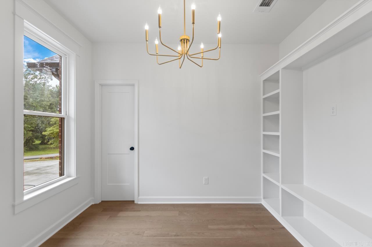 5676 Shore Drive Hensley, AR 72065