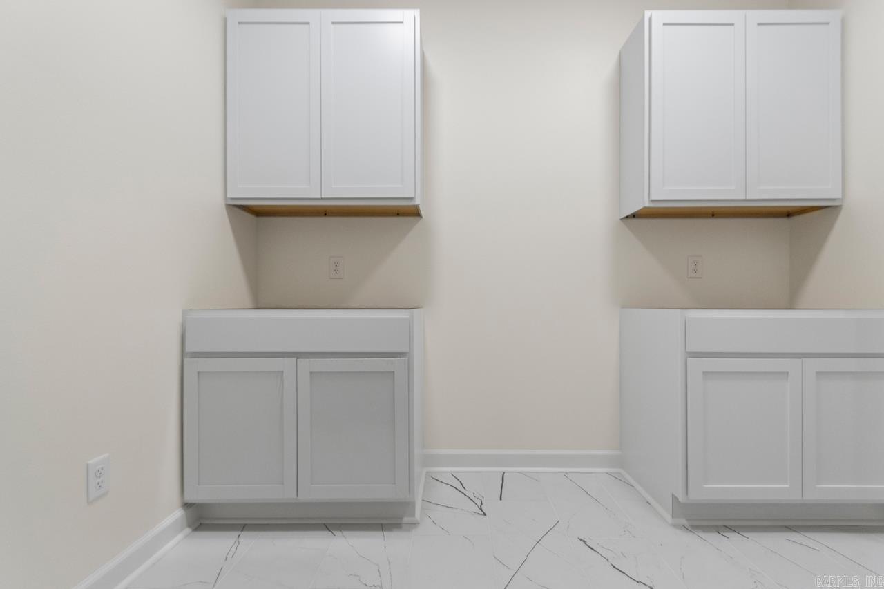 5676 Shore Drive Hensley, AR 72065