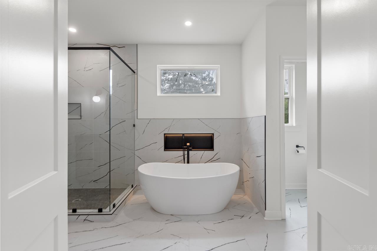 5676 Shore Drive Hensley, AR 72065