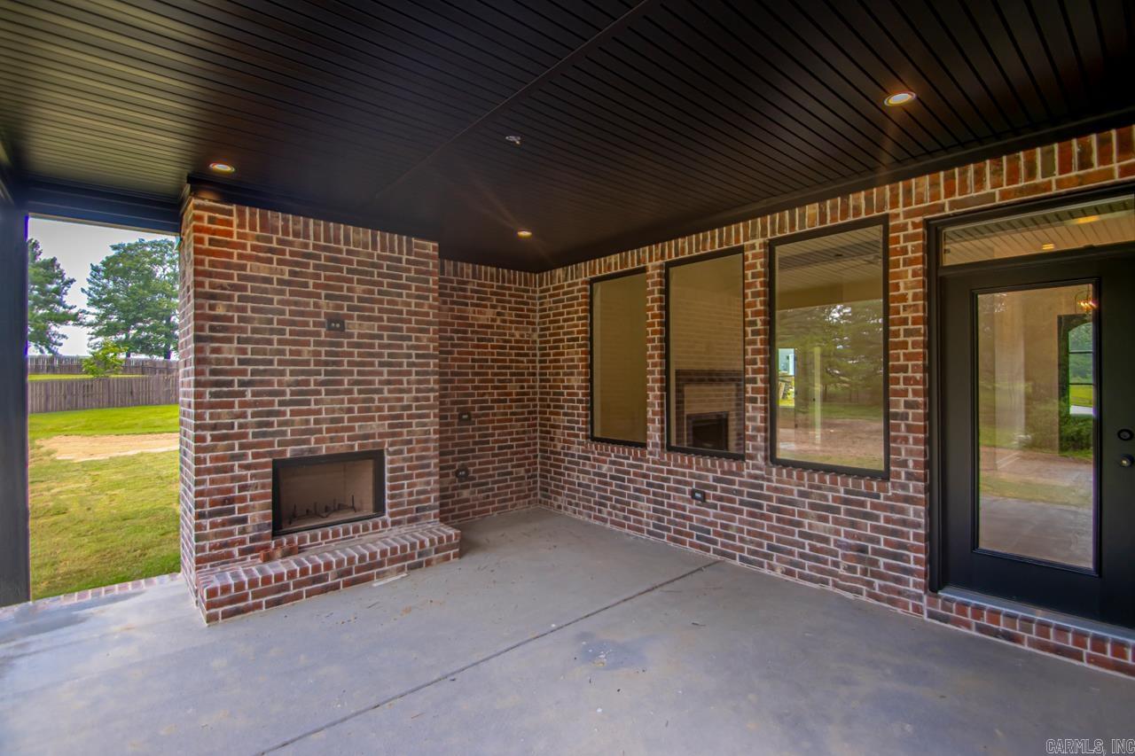 5676 Shore Drive Hensley, AR 72065