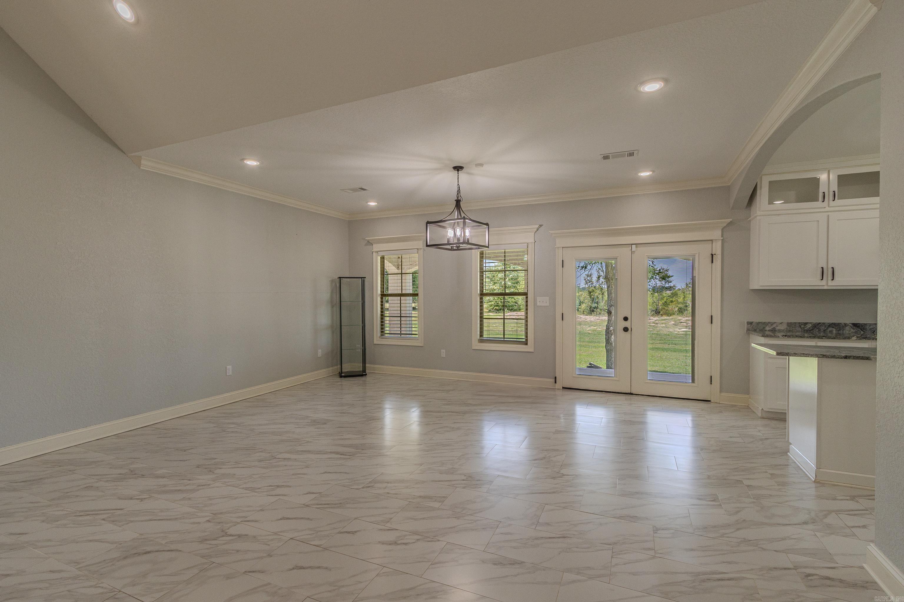 3913 Willow Jonesboro, AR 72401