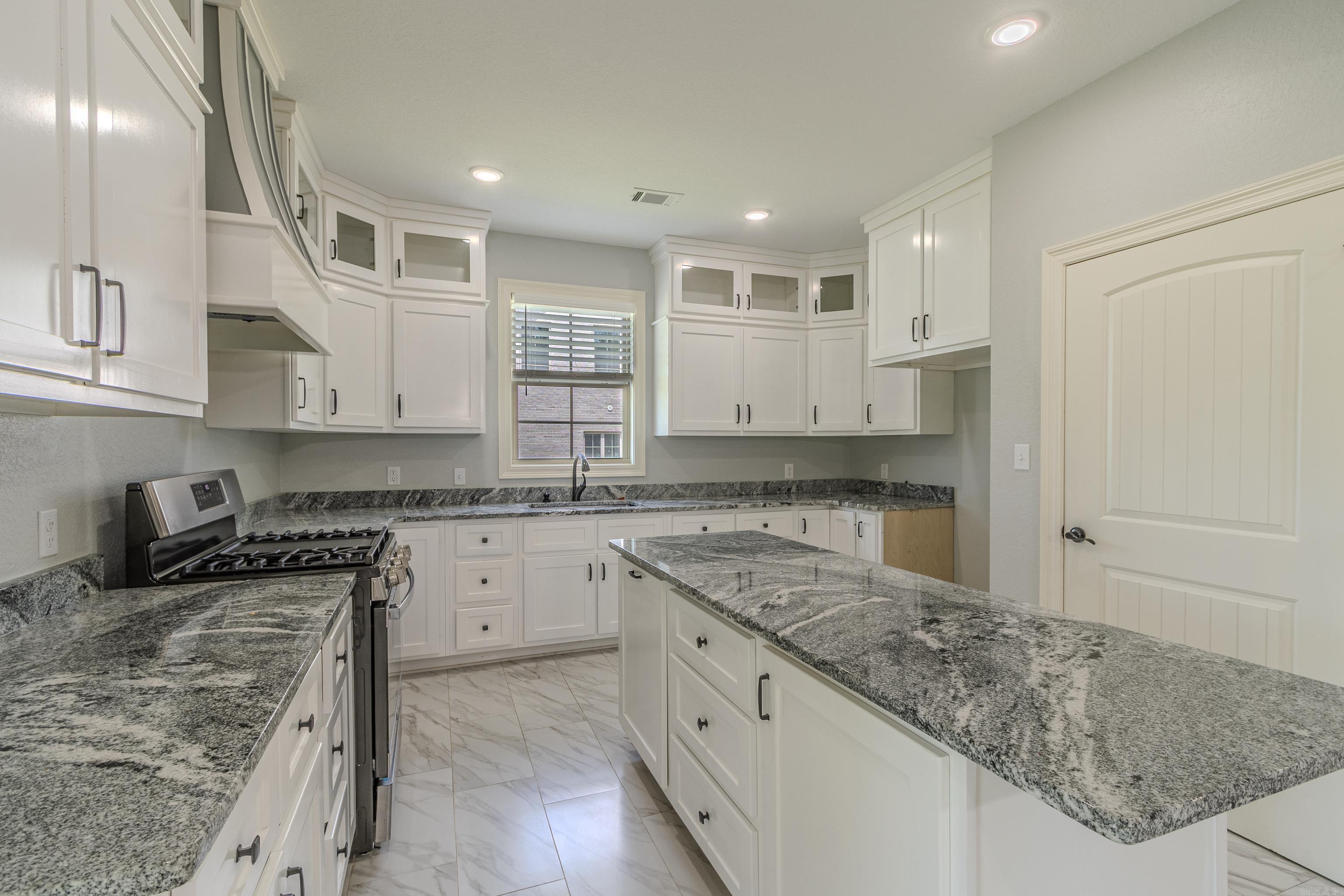 3913 Willow Jonesboro, AR 72401