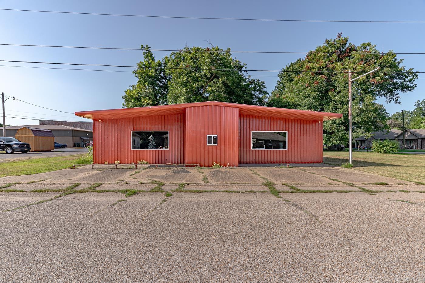 108 W Walnut St  Manila, AR