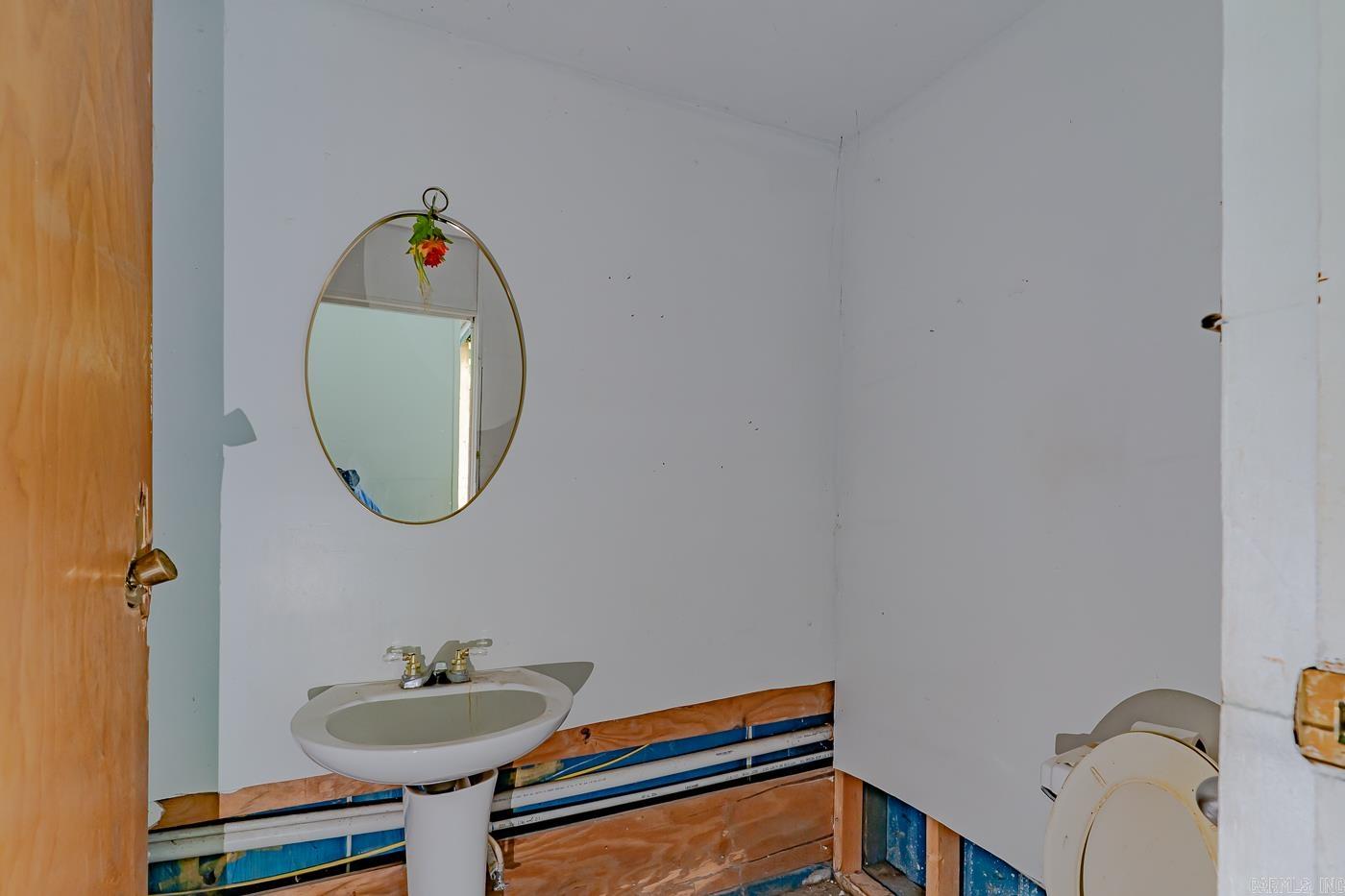 108 W Walnut St  Manila, AR