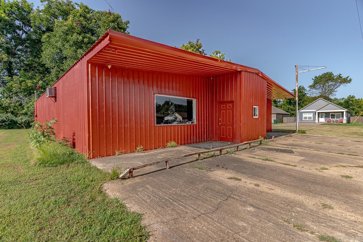 108 W Walnut St  Manila, AR