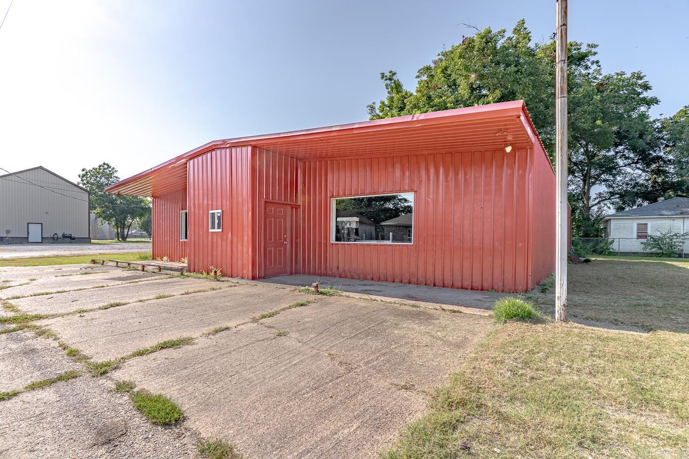 108 W Walnut St  Manila, AR