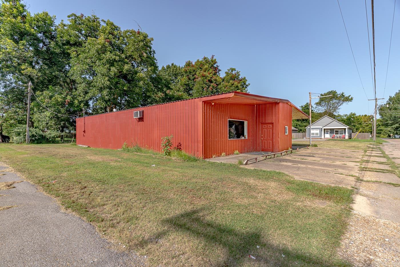 108 W Walnut St  Manila, AR