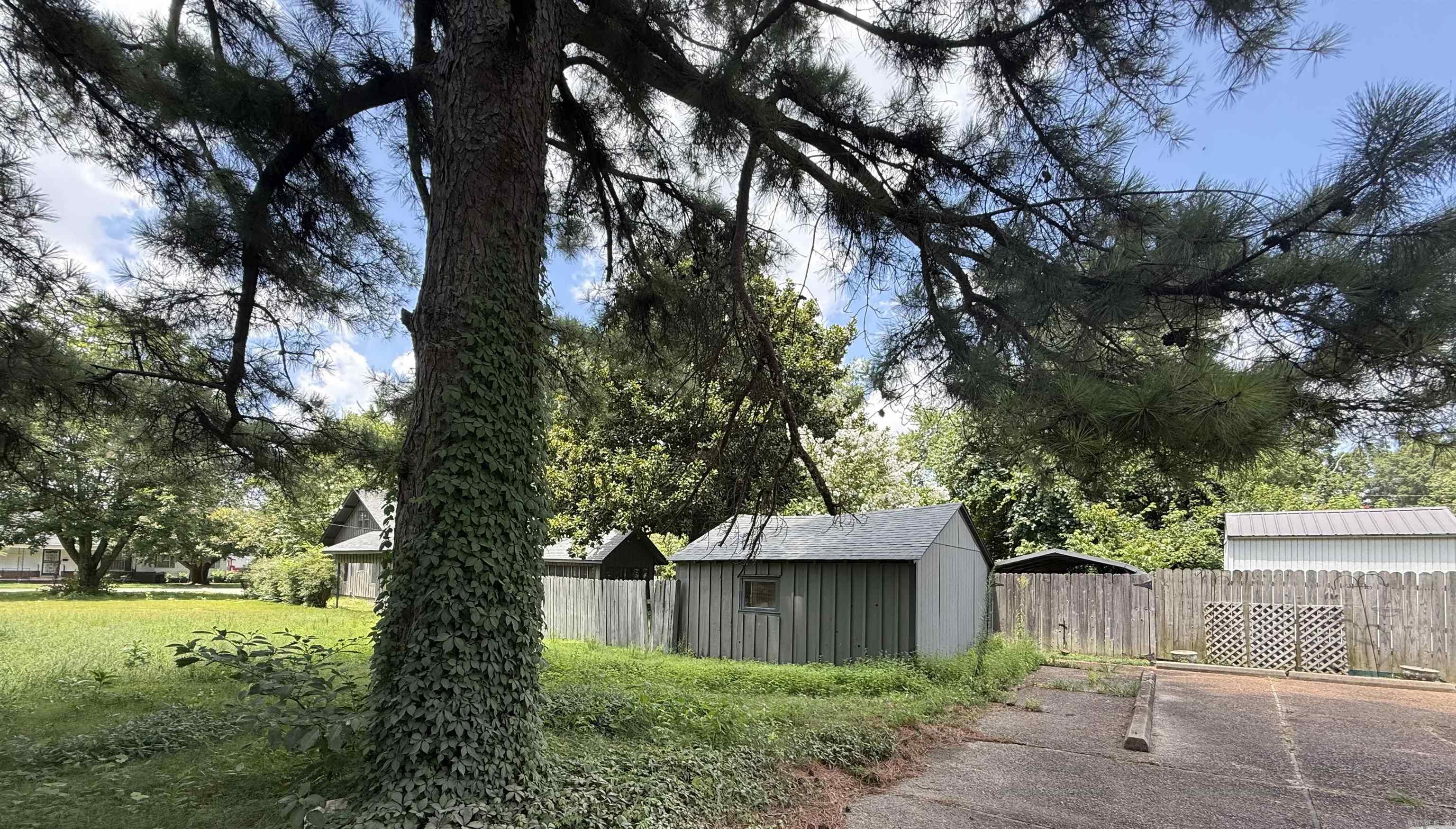 1108 N Izard St  Forrest City, AR