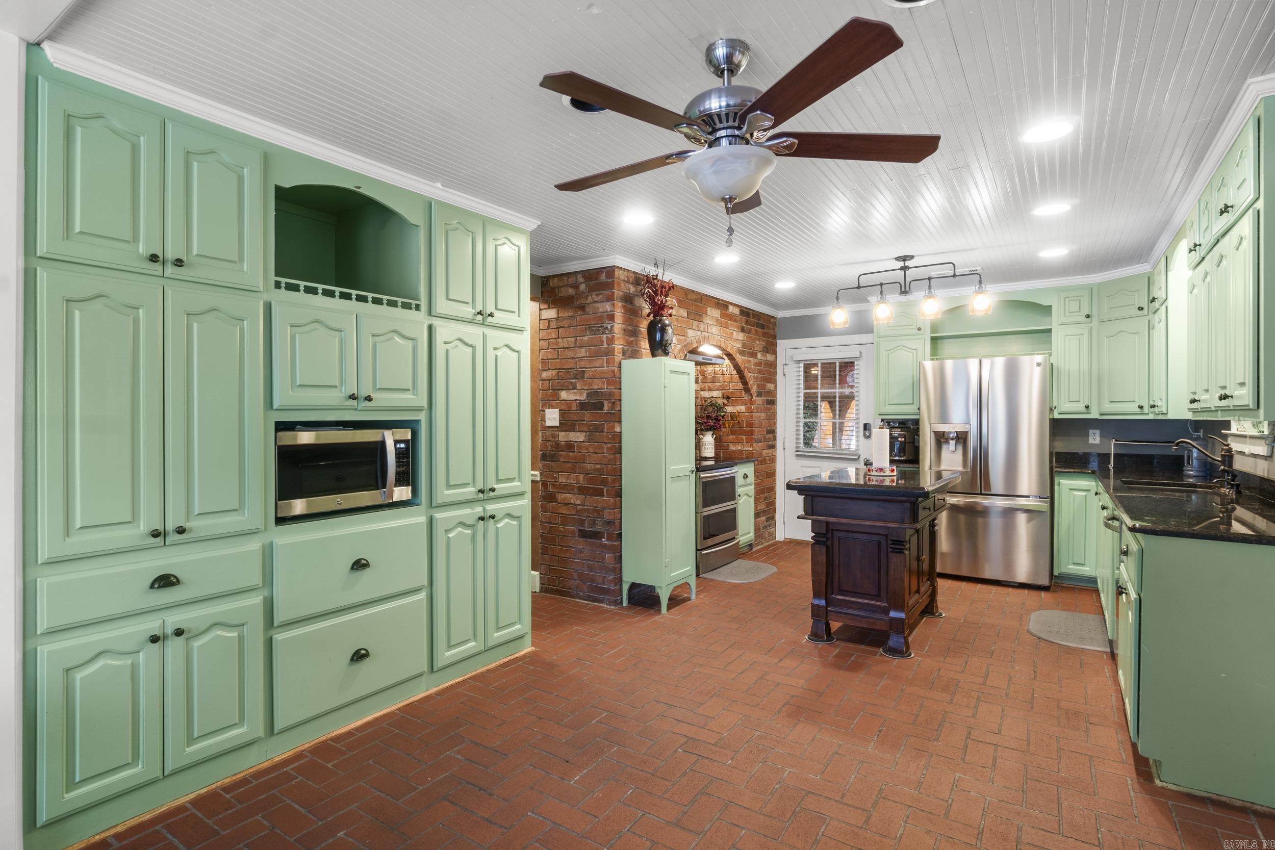 16 Woodcrest Searcy, AR 72143