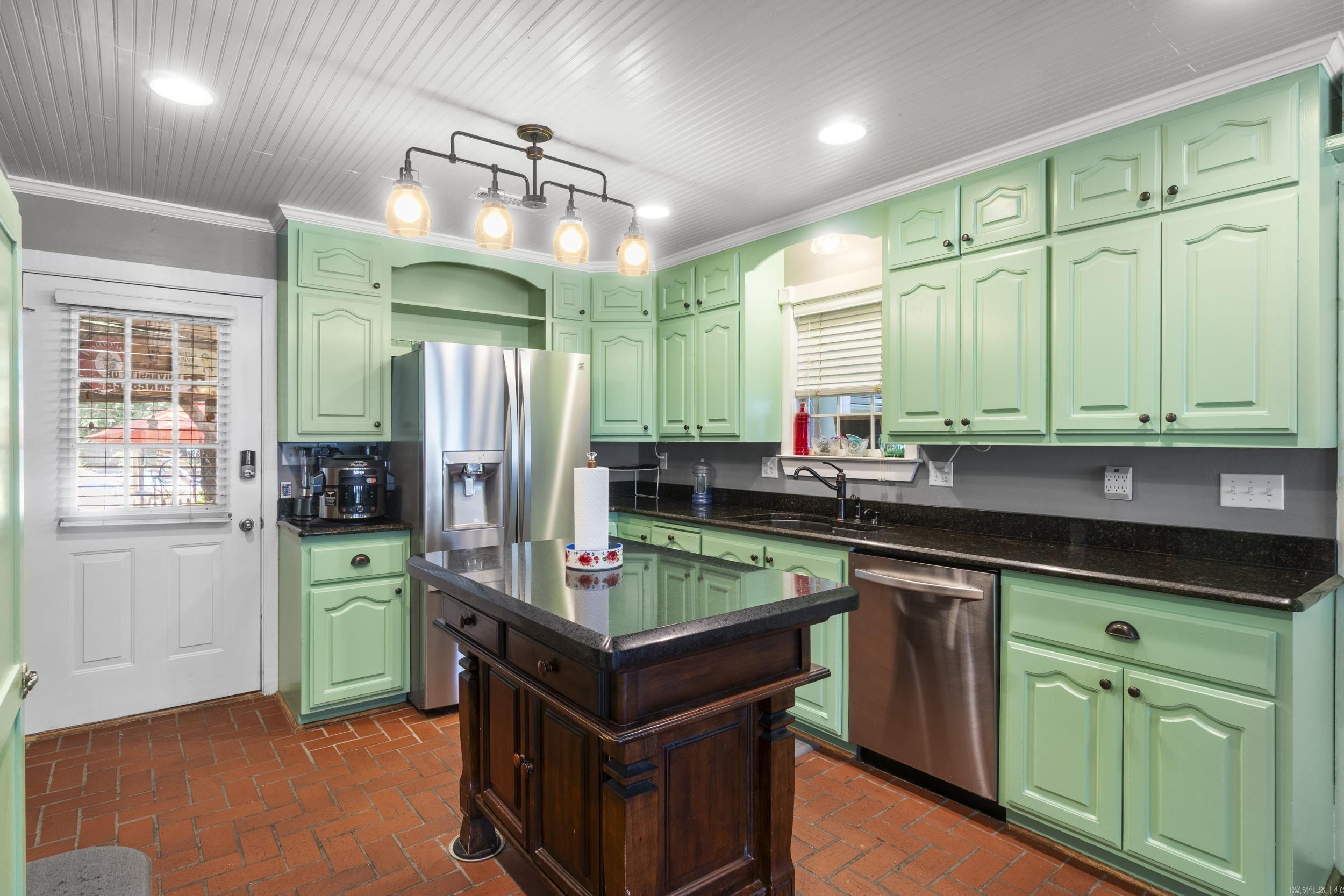 16 Woodcrest Searcy, AR 72143