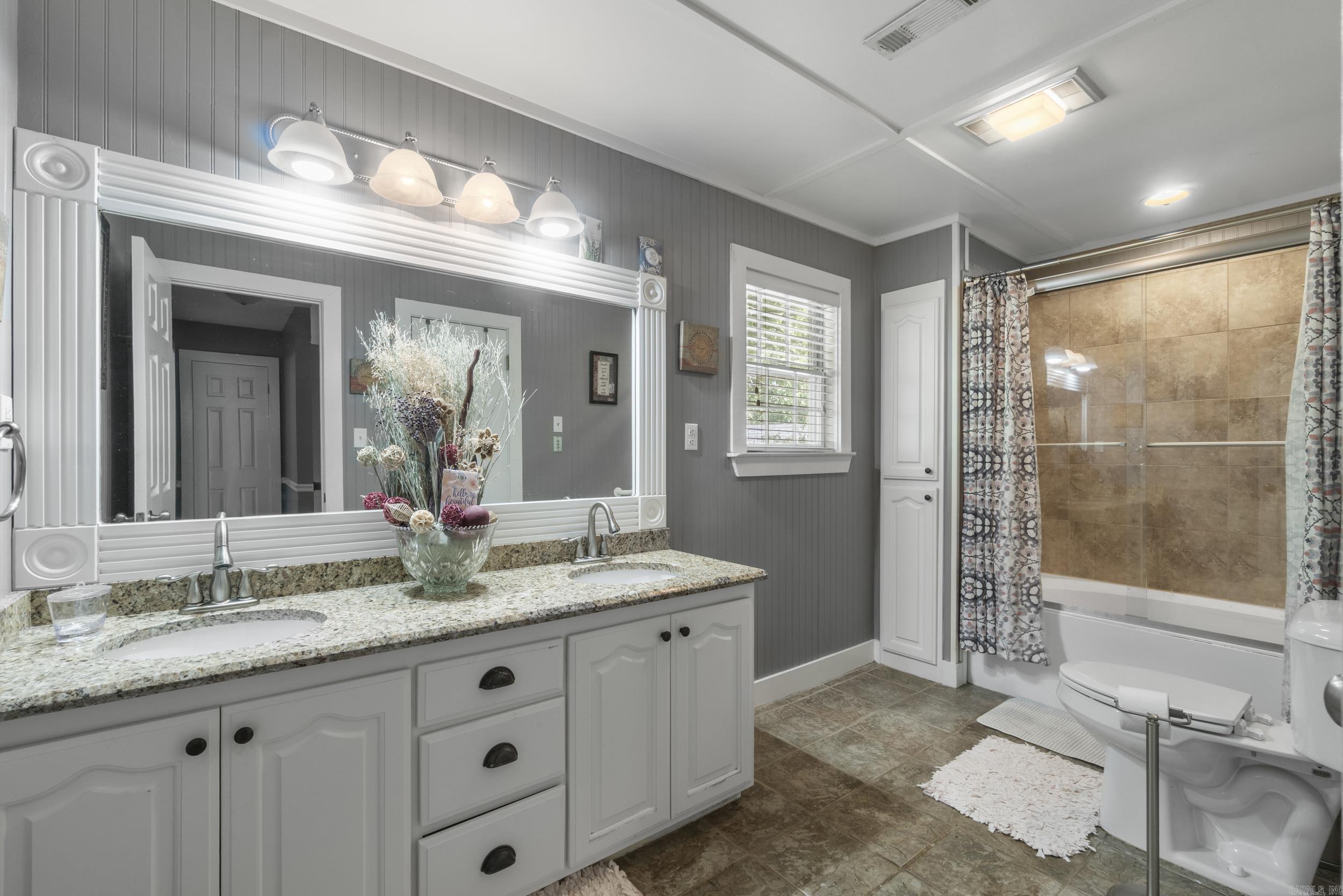 16 Woodcrest Searcy, AR 72143