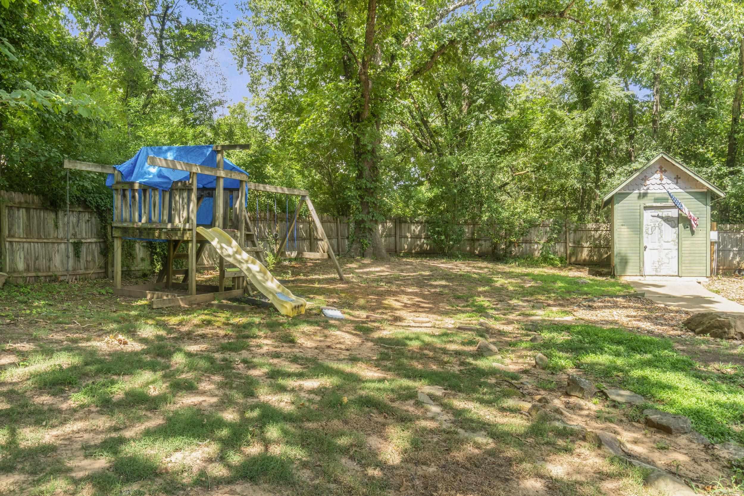 16 Woodcrest Searcy, AR 72143