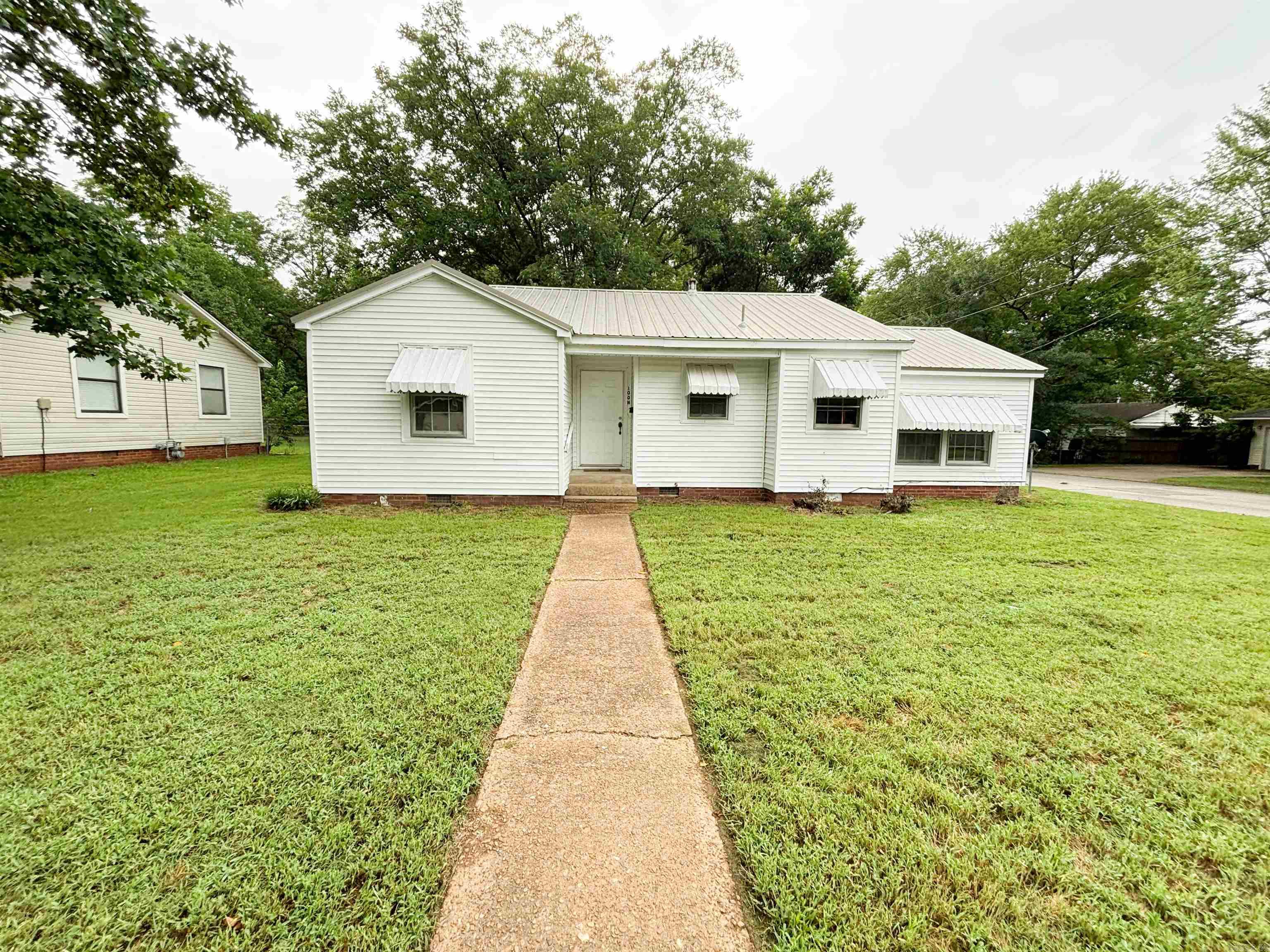 100 Lucy Street Searcy, AR 72143