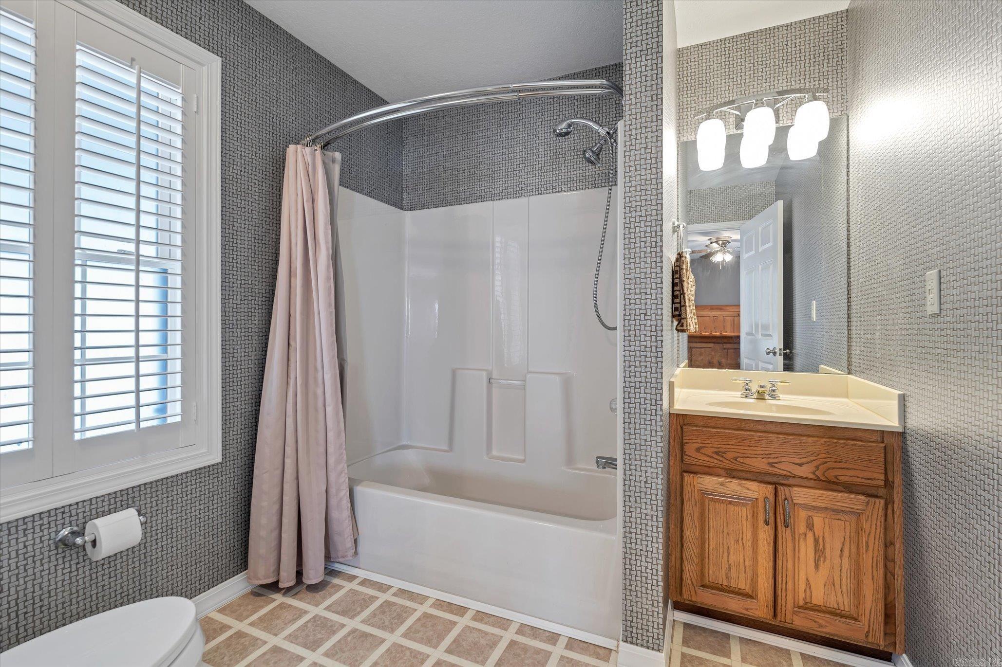 198 Wallick  Cotter, AR