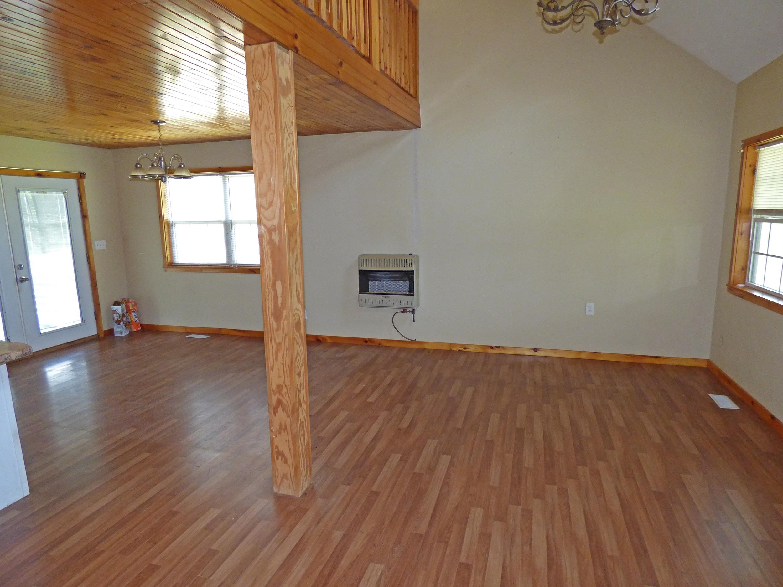 7434 E Hwy 58 Williford, AR 72482