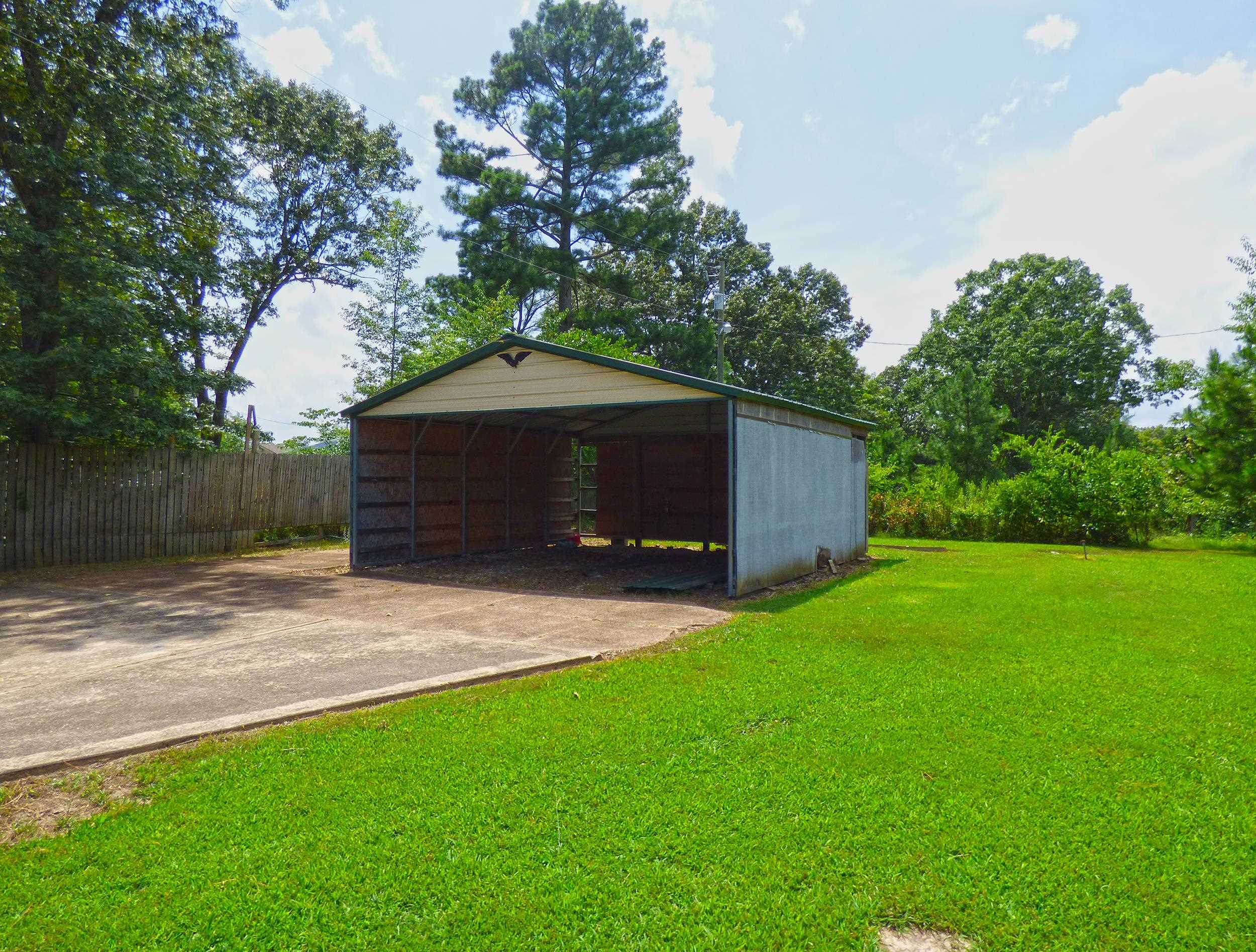 7434 E Hwy 58 Williford, AR 72482