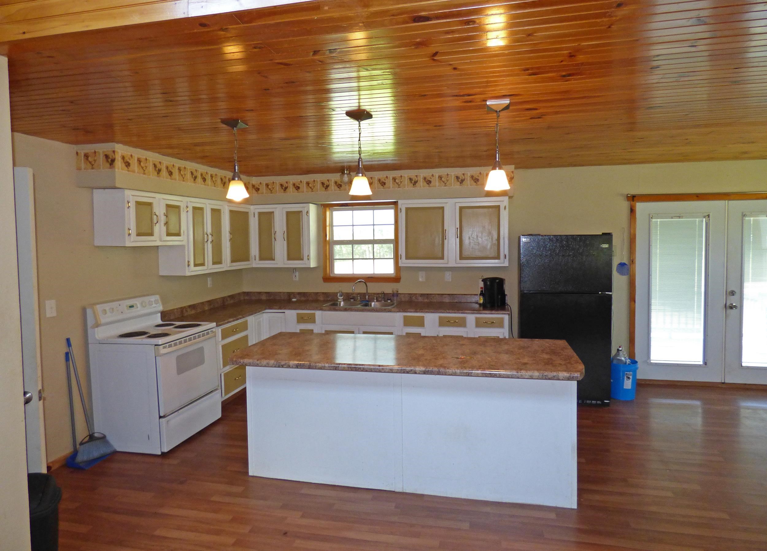 7434 E Hwy 58 Williford, AR 72482