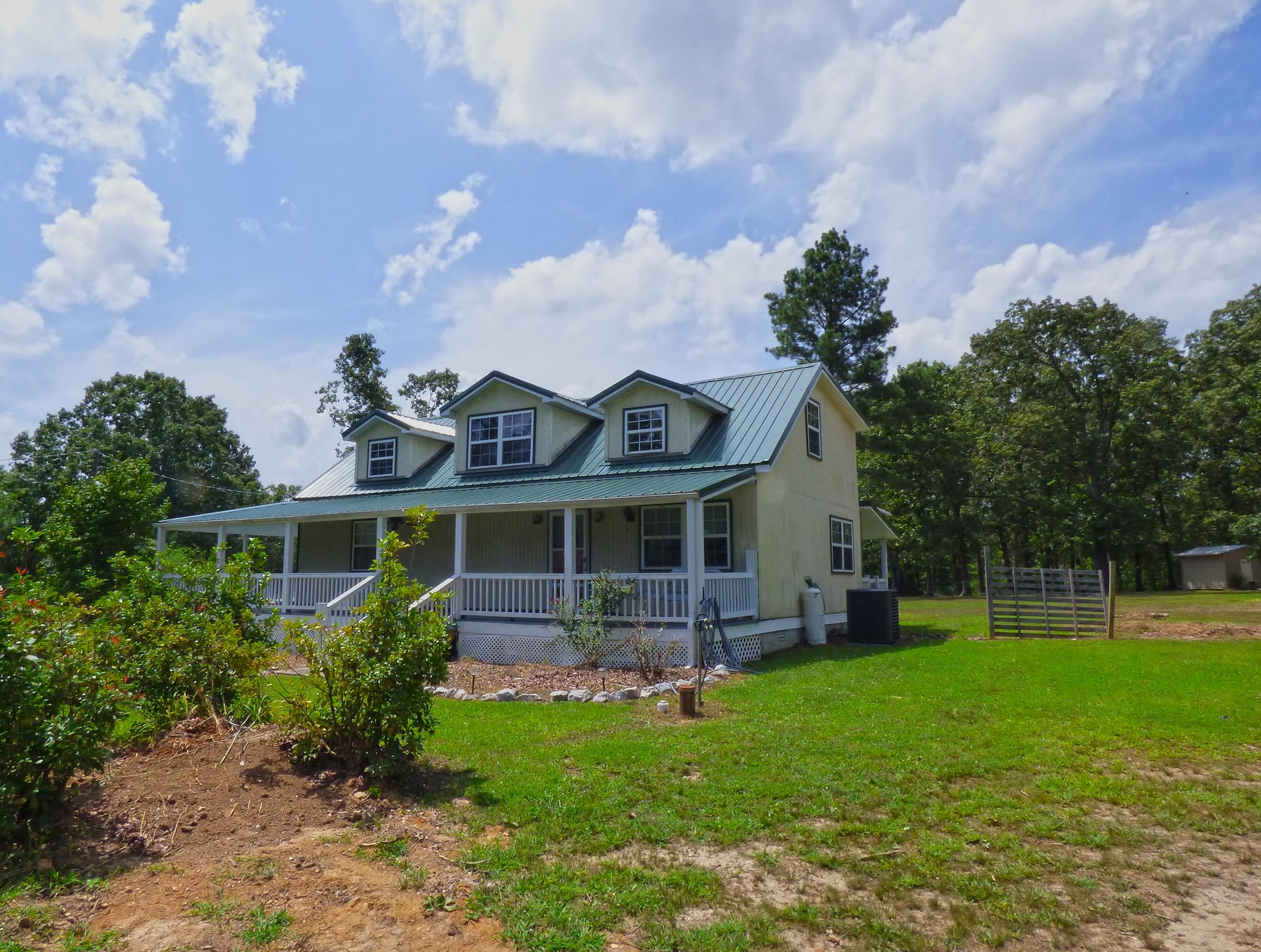 7434 E Hwy 58 Williford, AR 72482