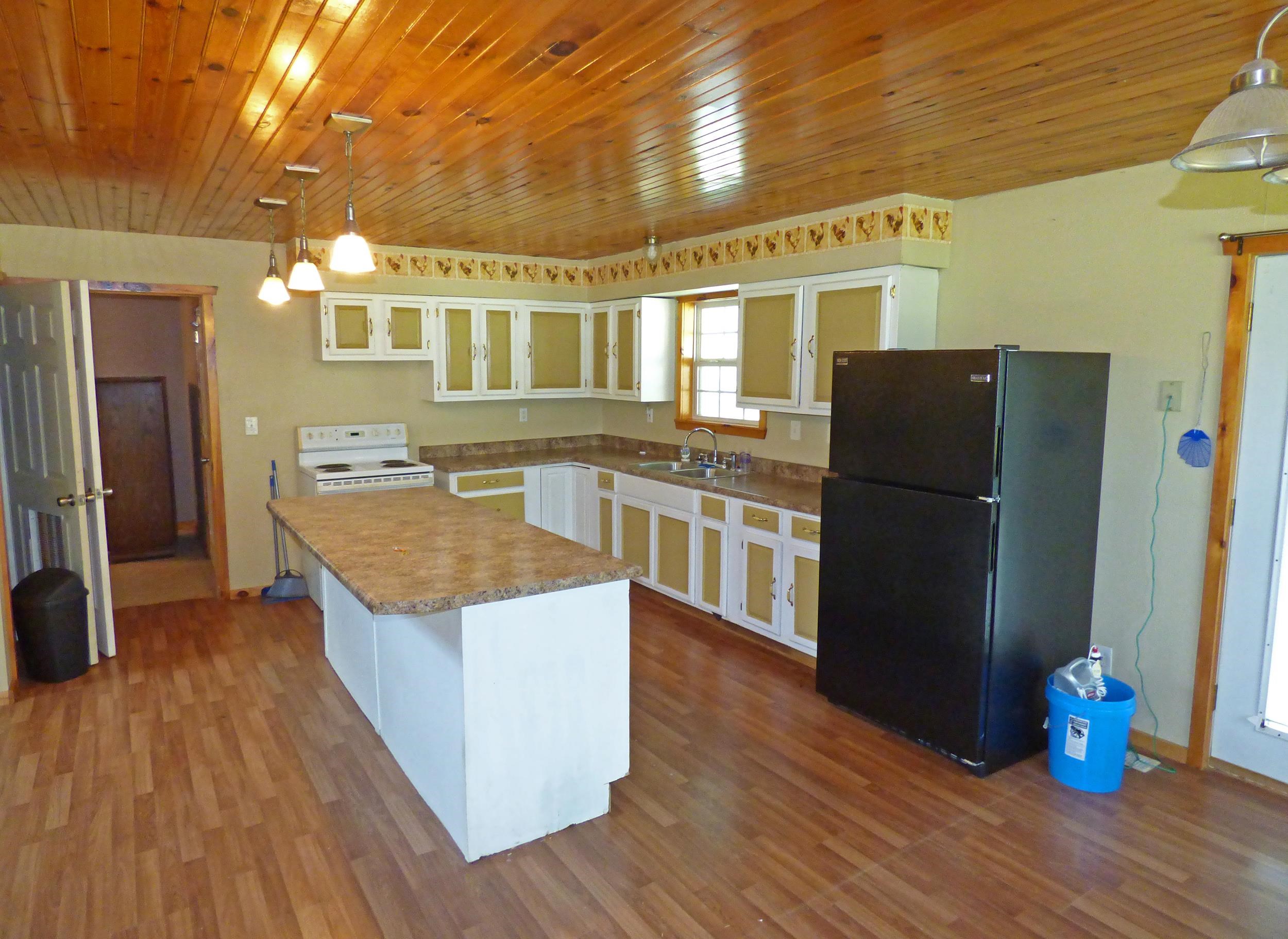 7434 E Hwy 58 Williford, AR 72482