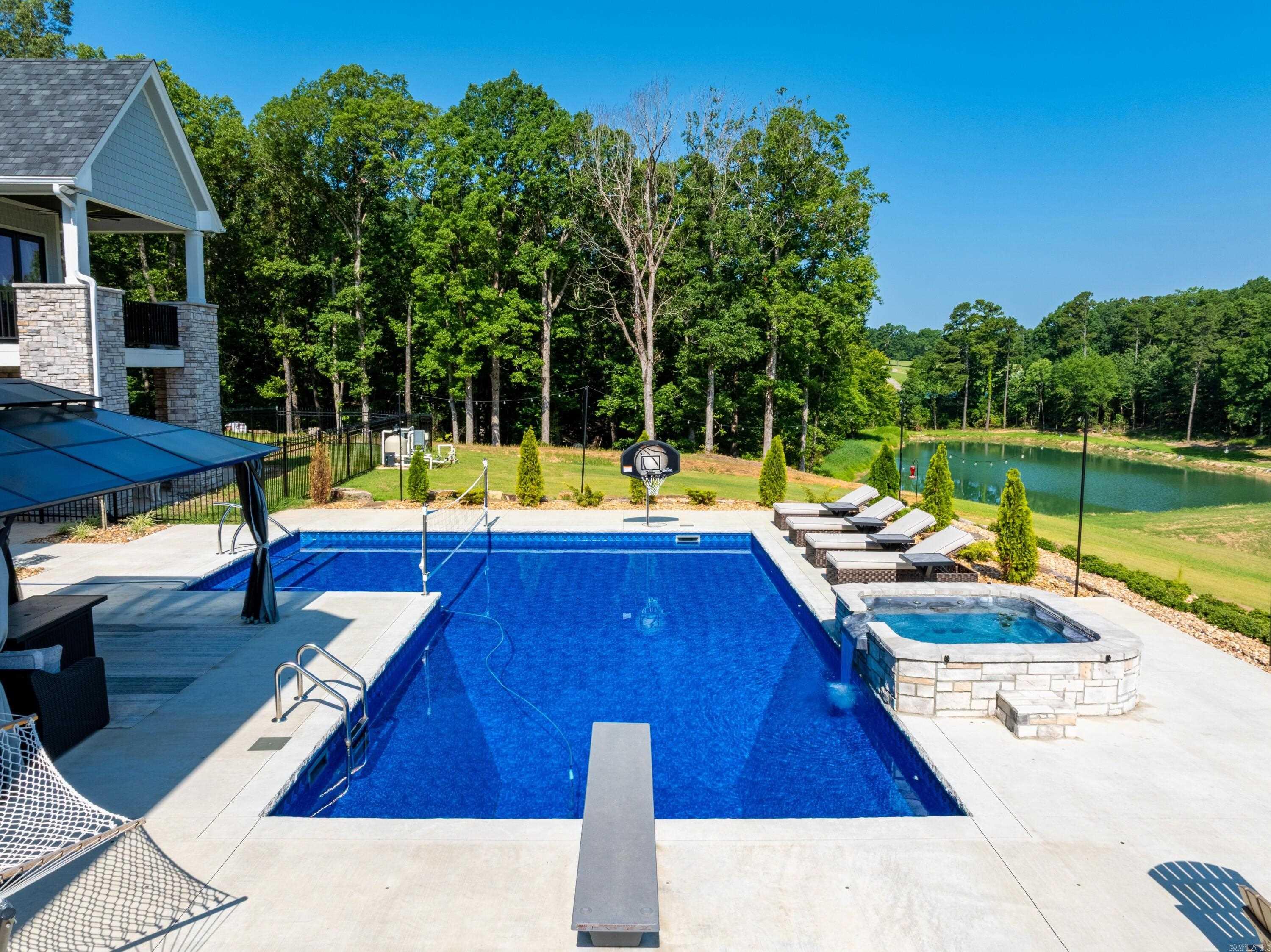 8015 W Hwy 412  Paragould, AR