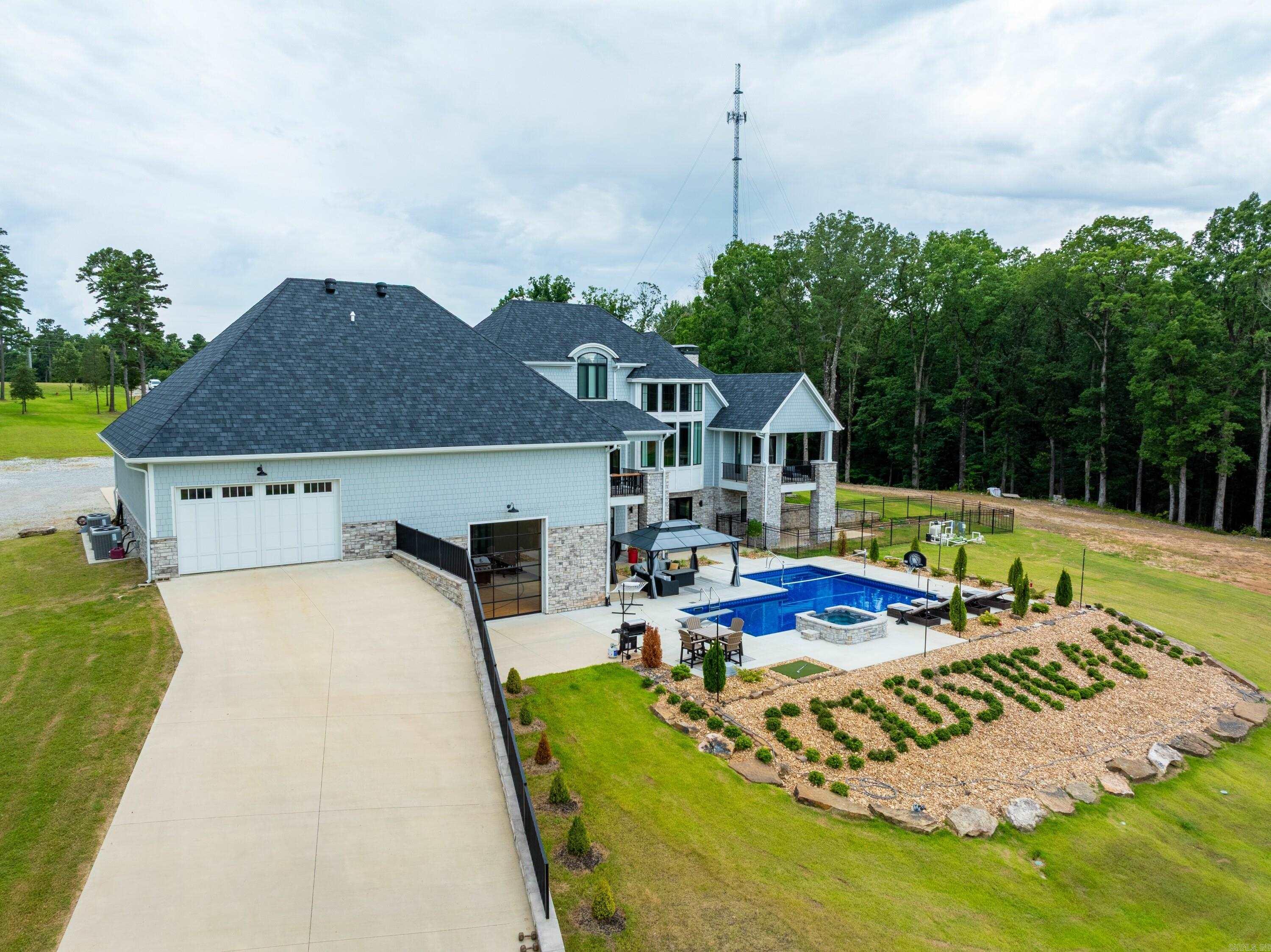 8015 W Hwy 412  Paragould, AR