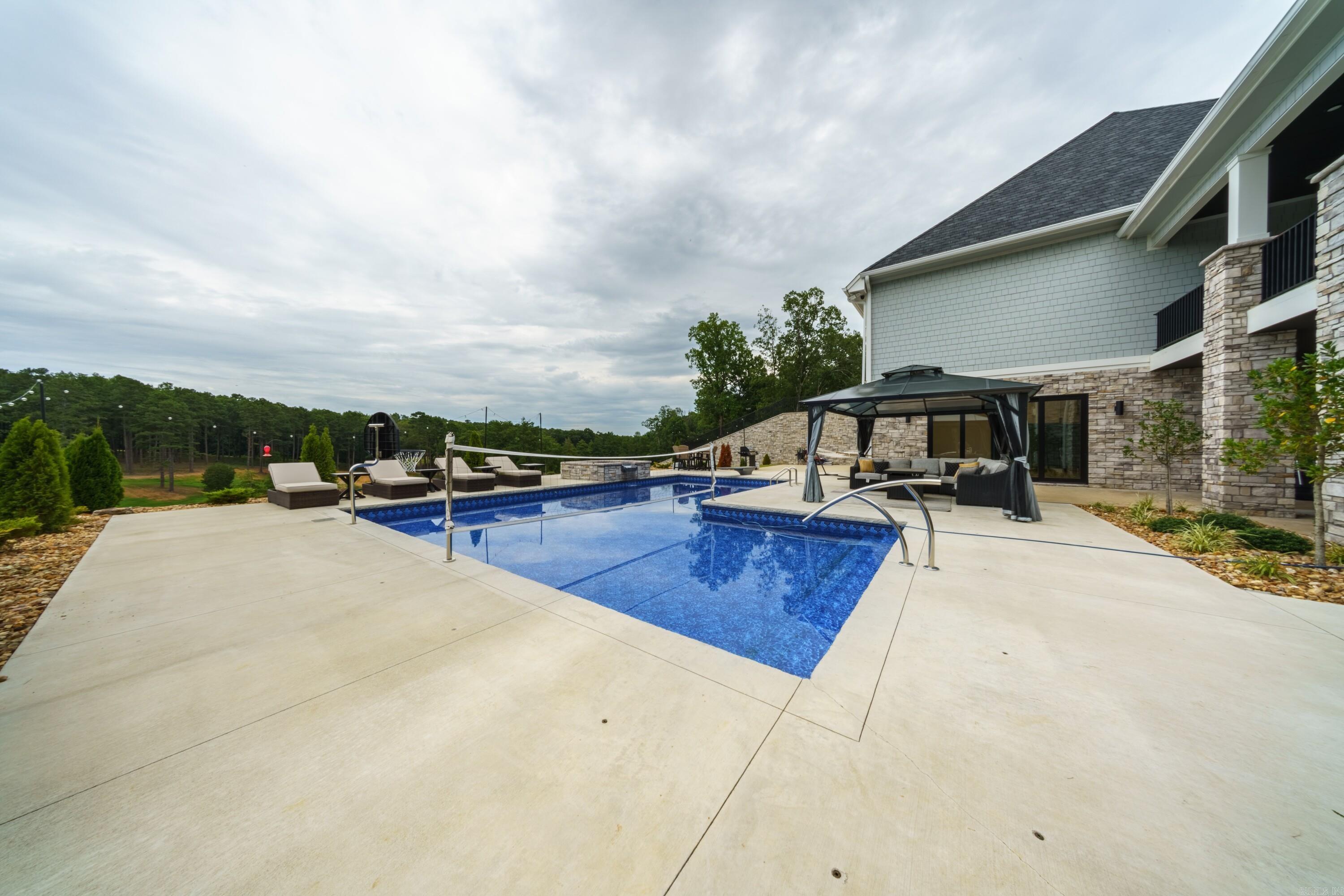 8015 W Hwy 412  Paragould, AR