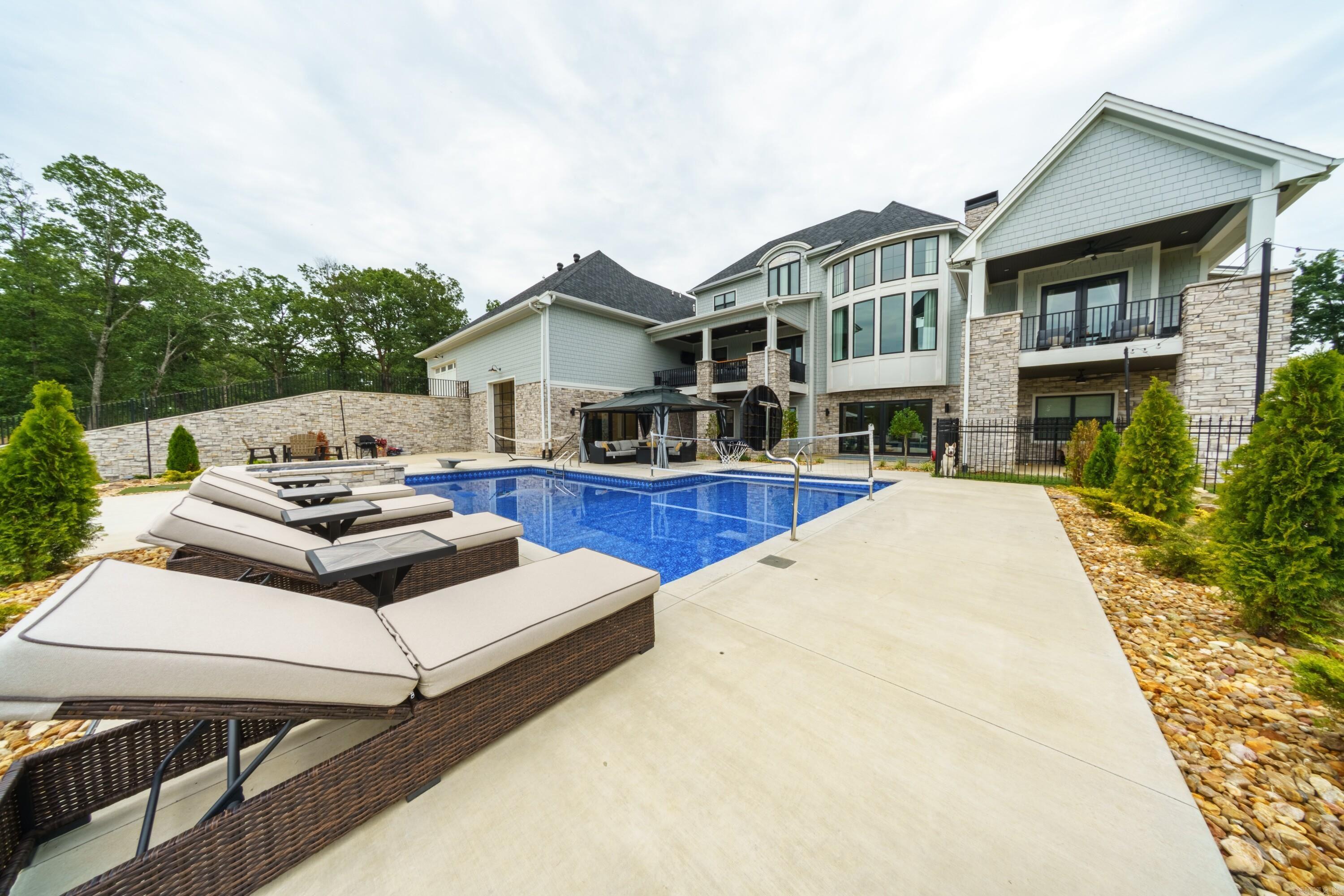 8015 W Hwy 412  Paragould, AR