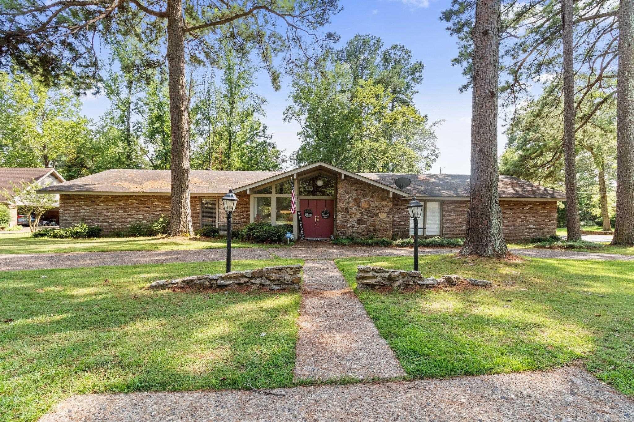 1 HILLCROFT ST  Pine Bluff, AR