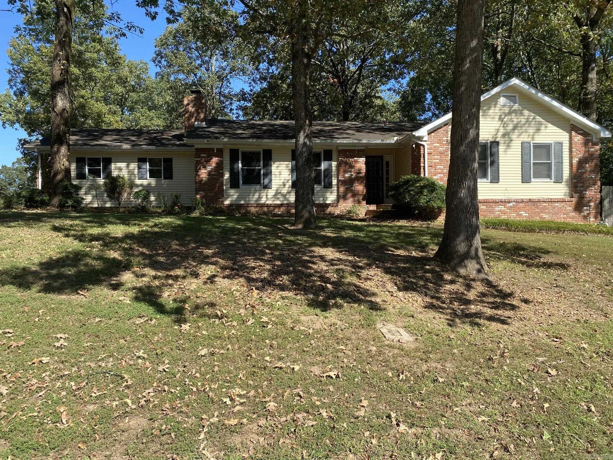 900 Gloucester  Jonesboro, AR