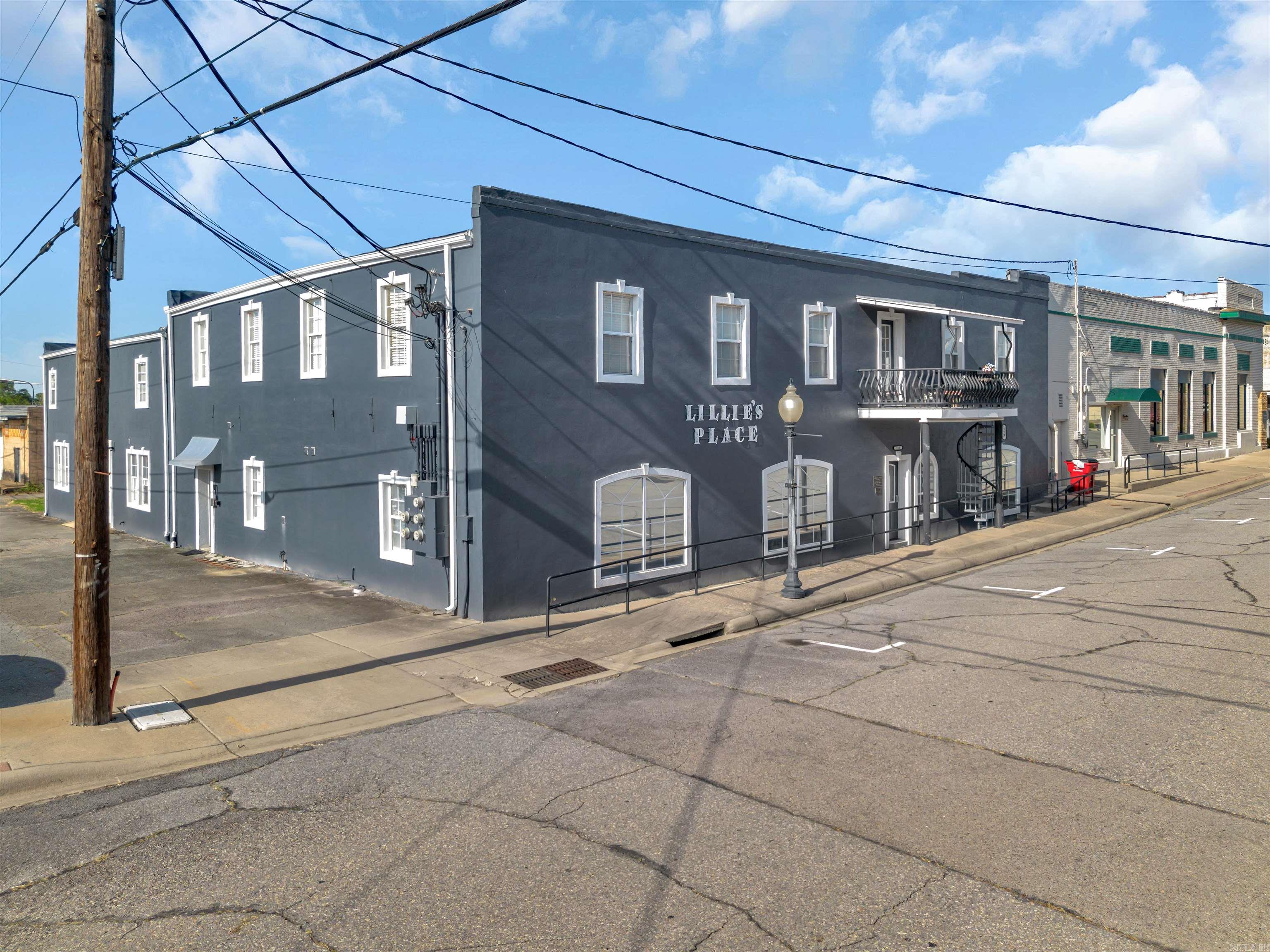 111 Commerce  Morrilton, AR