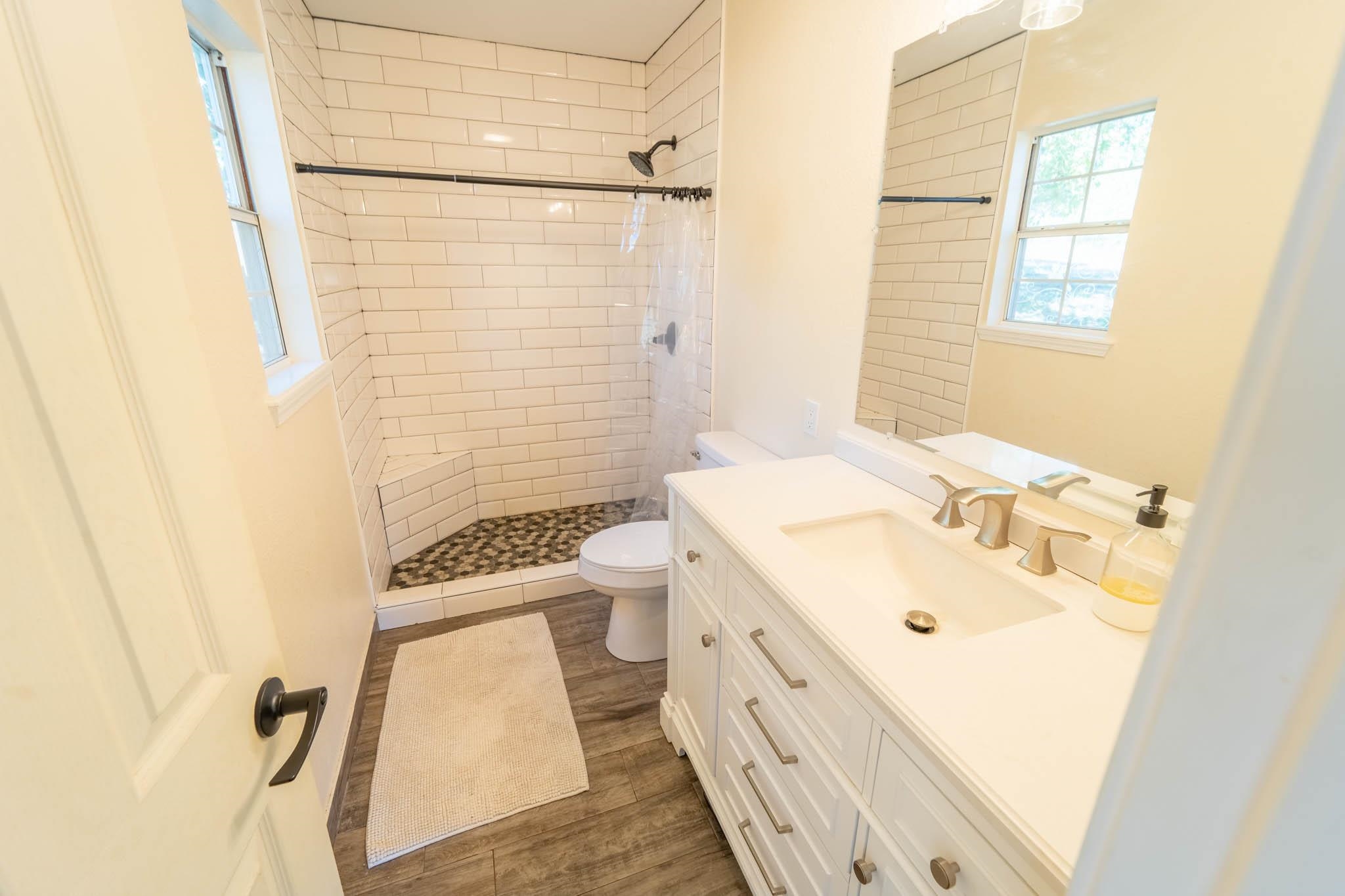 365 County Road 993 Green For., AR 72638