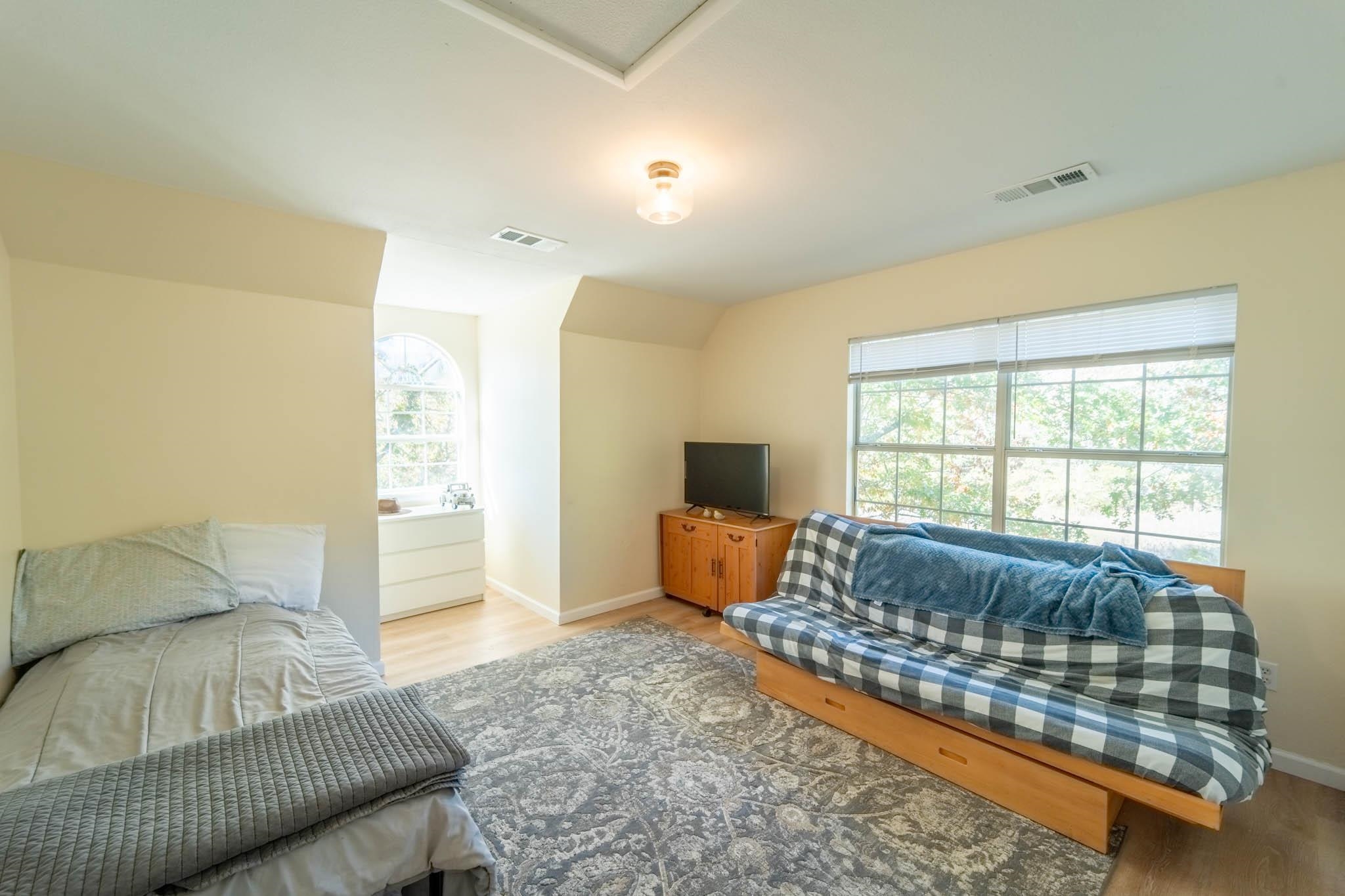 365 County Road 993 Green For., AR 72638