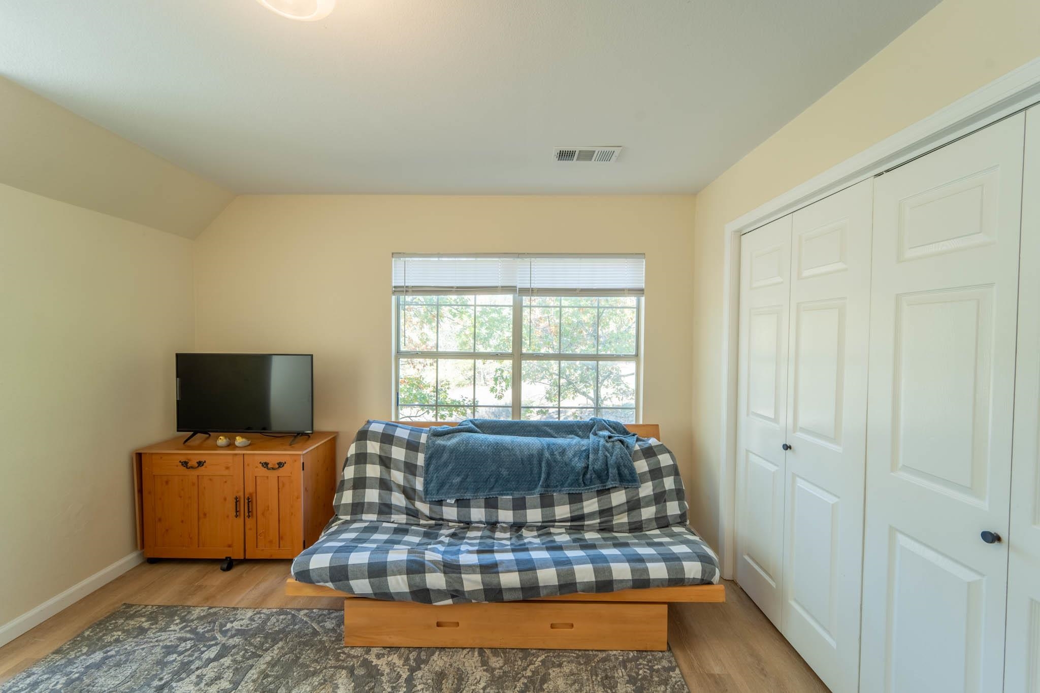 365 County Road 993 Green For., AR 72638