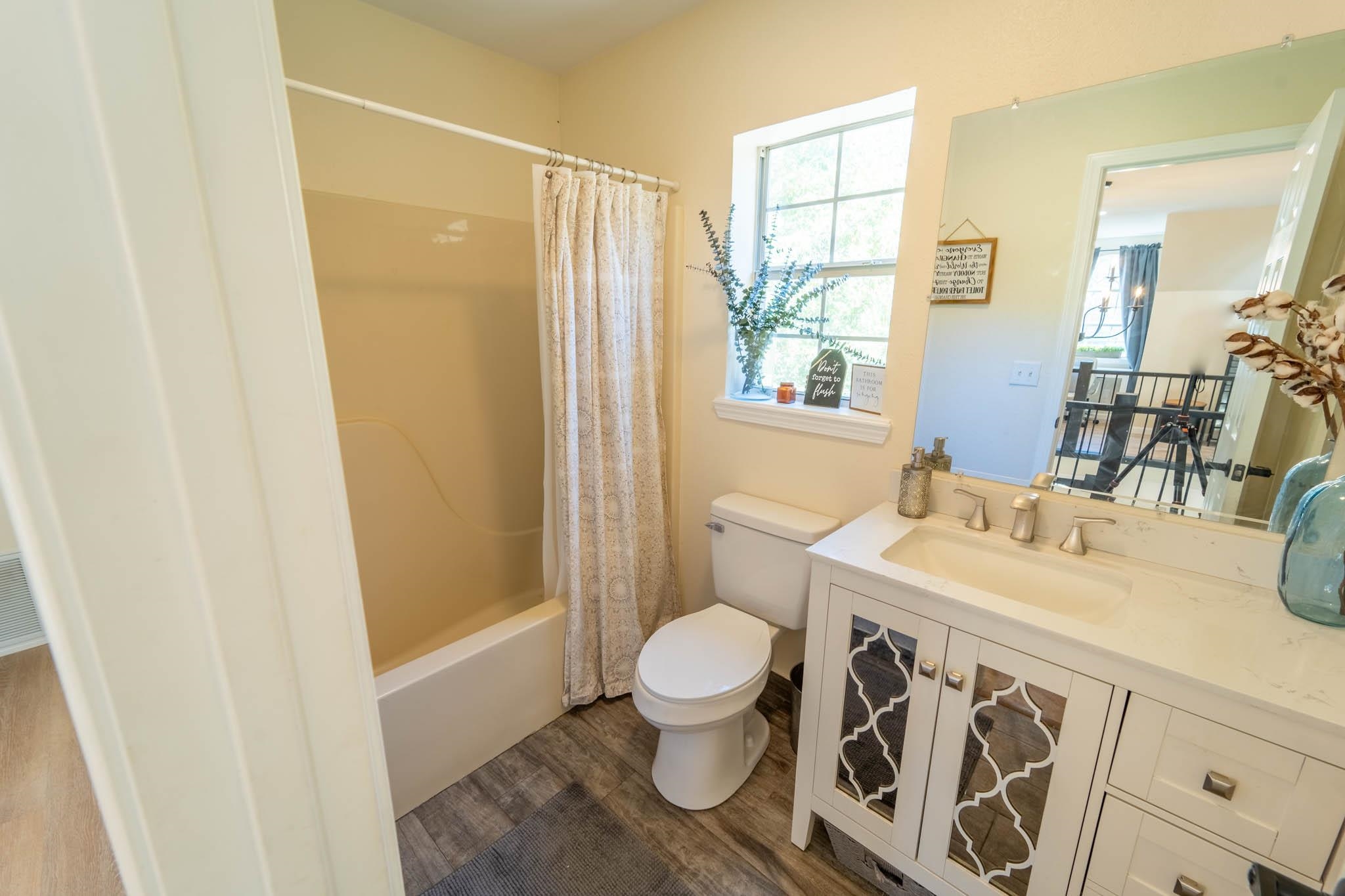 365 County Road 993 Green For., AR 72638