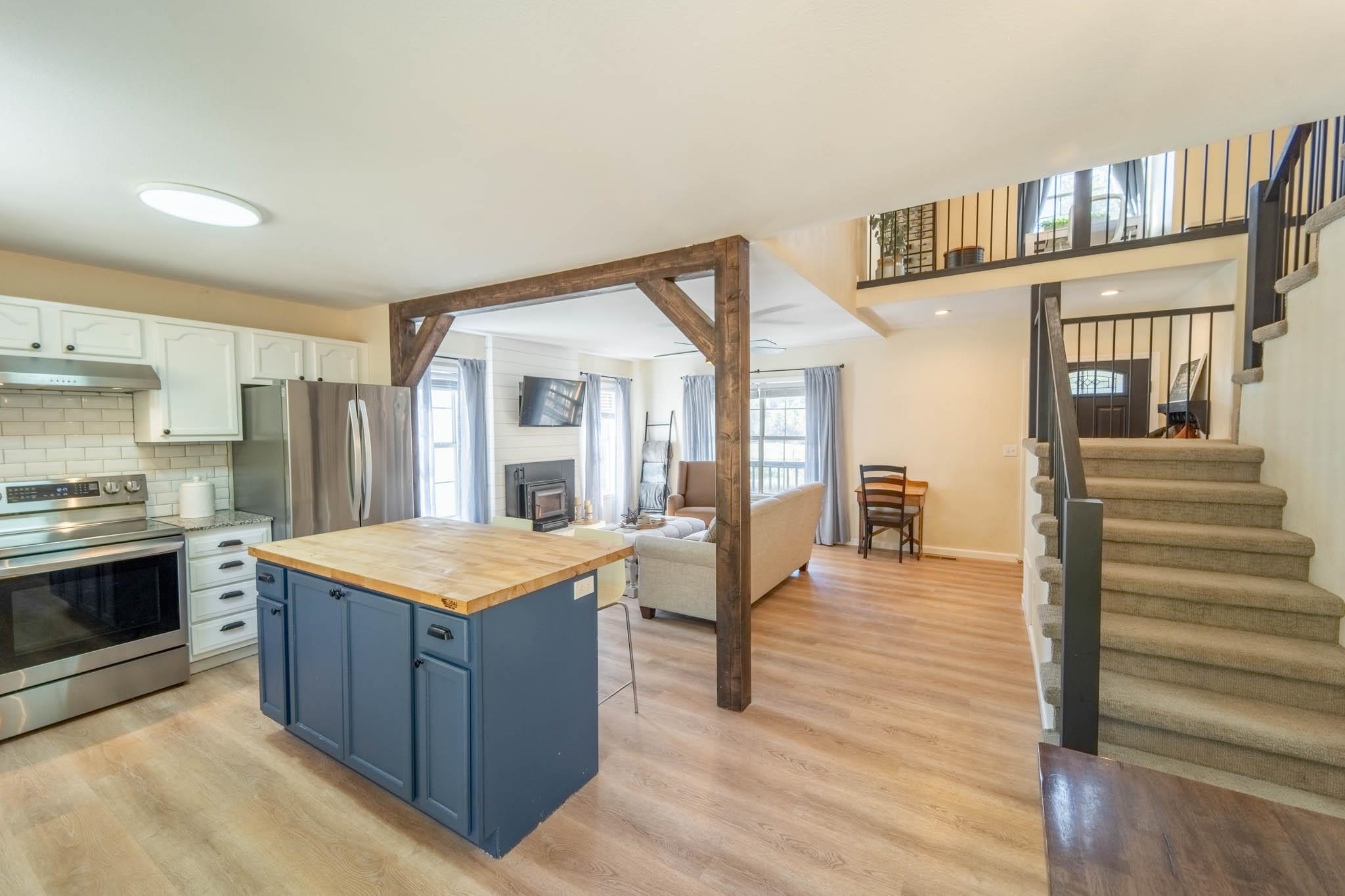 365 County Road 993 Green For., AR 72638