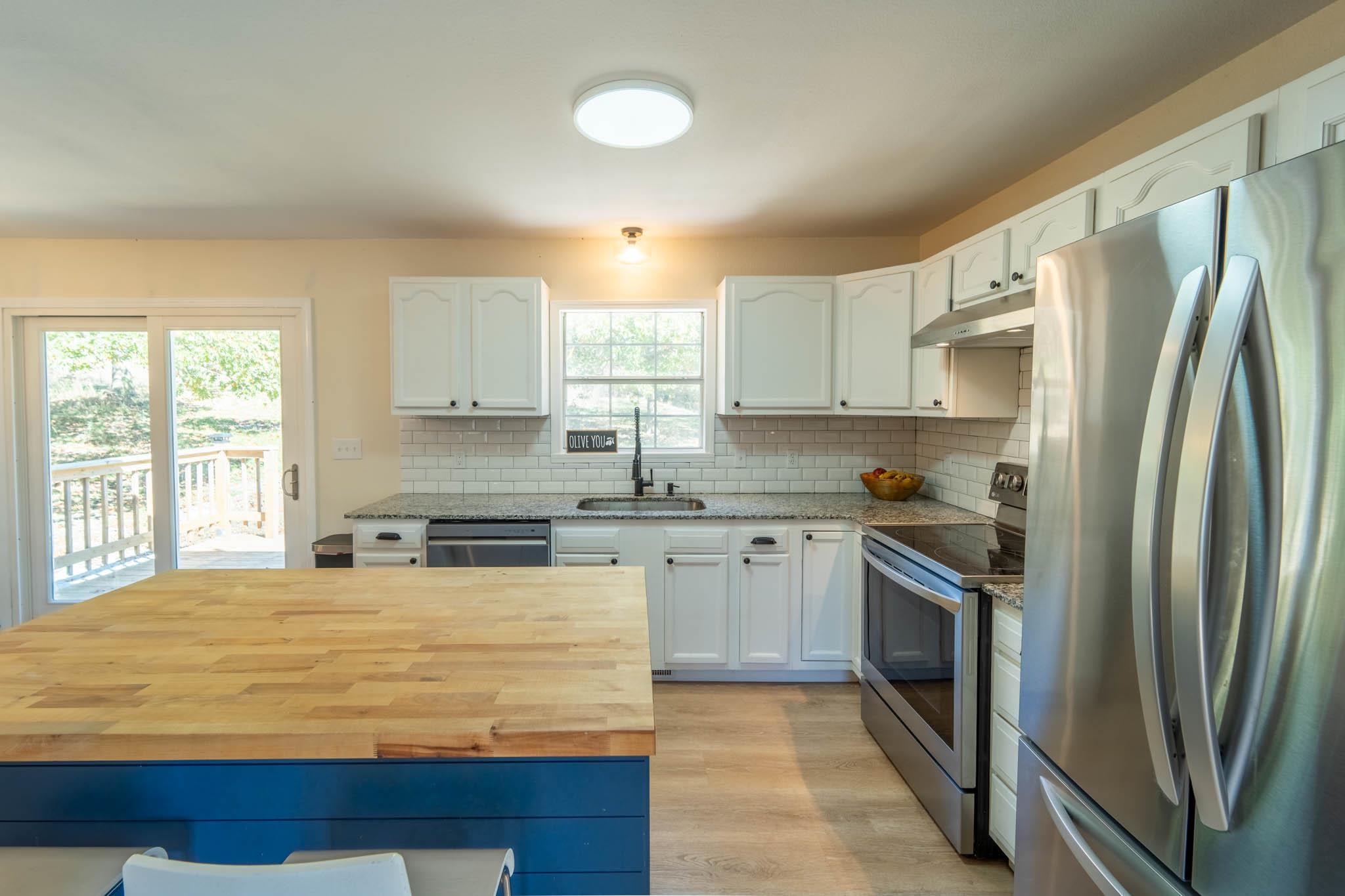 365 County Road 993 Green For., AR 72638