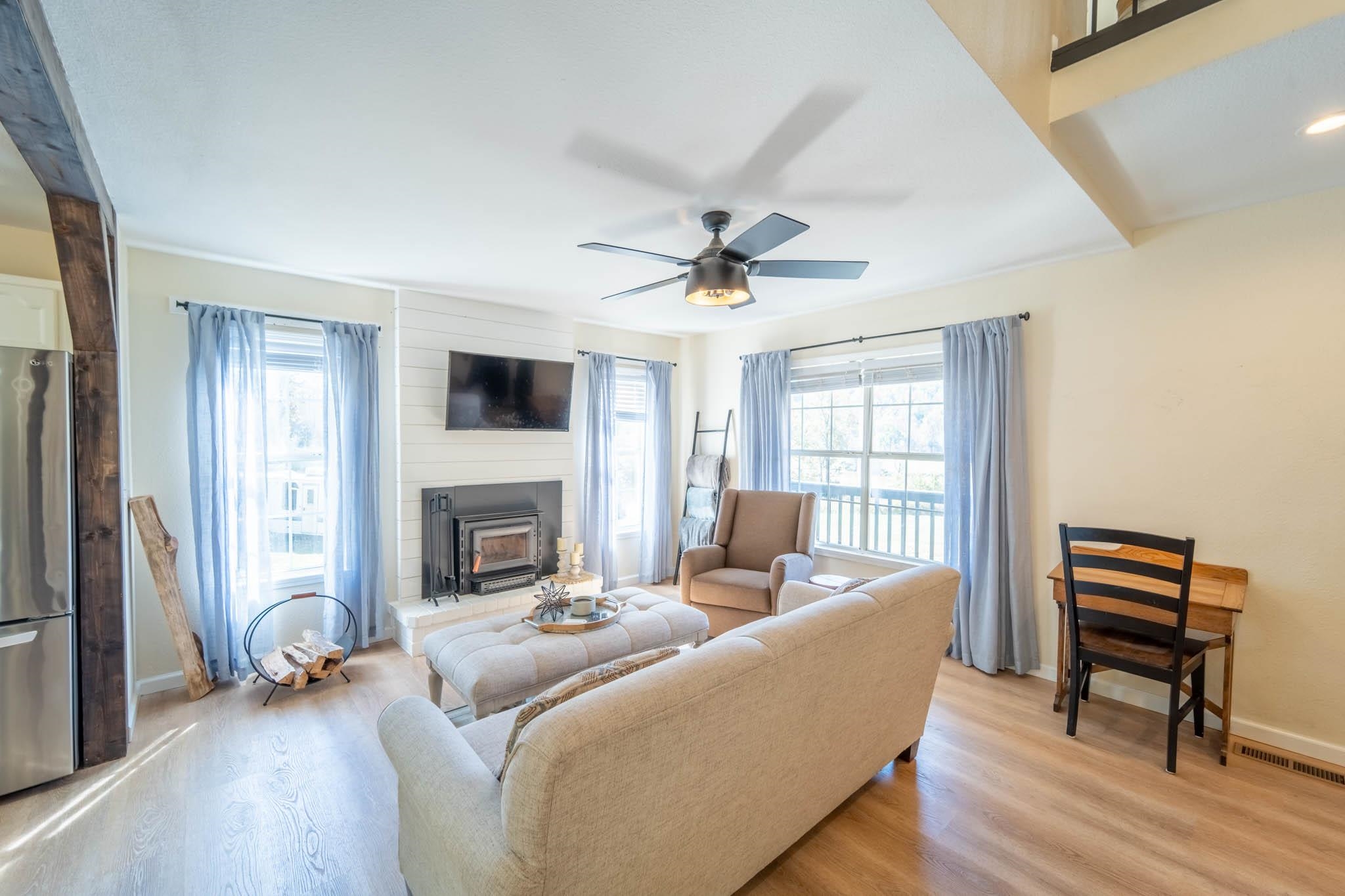 365 County Road 993 Green For., AR 72638