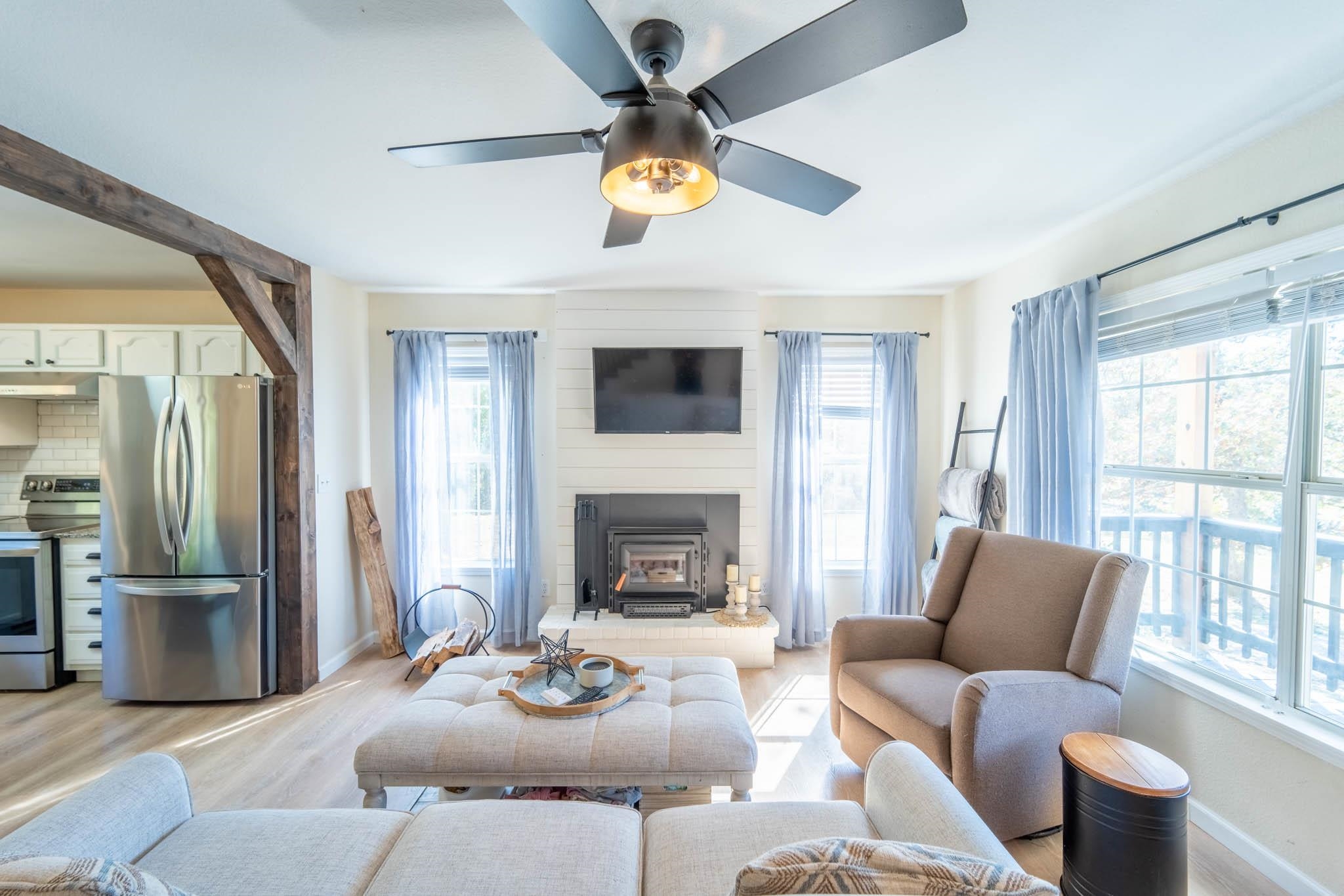 365 County Road 993 Green For., AR 72638