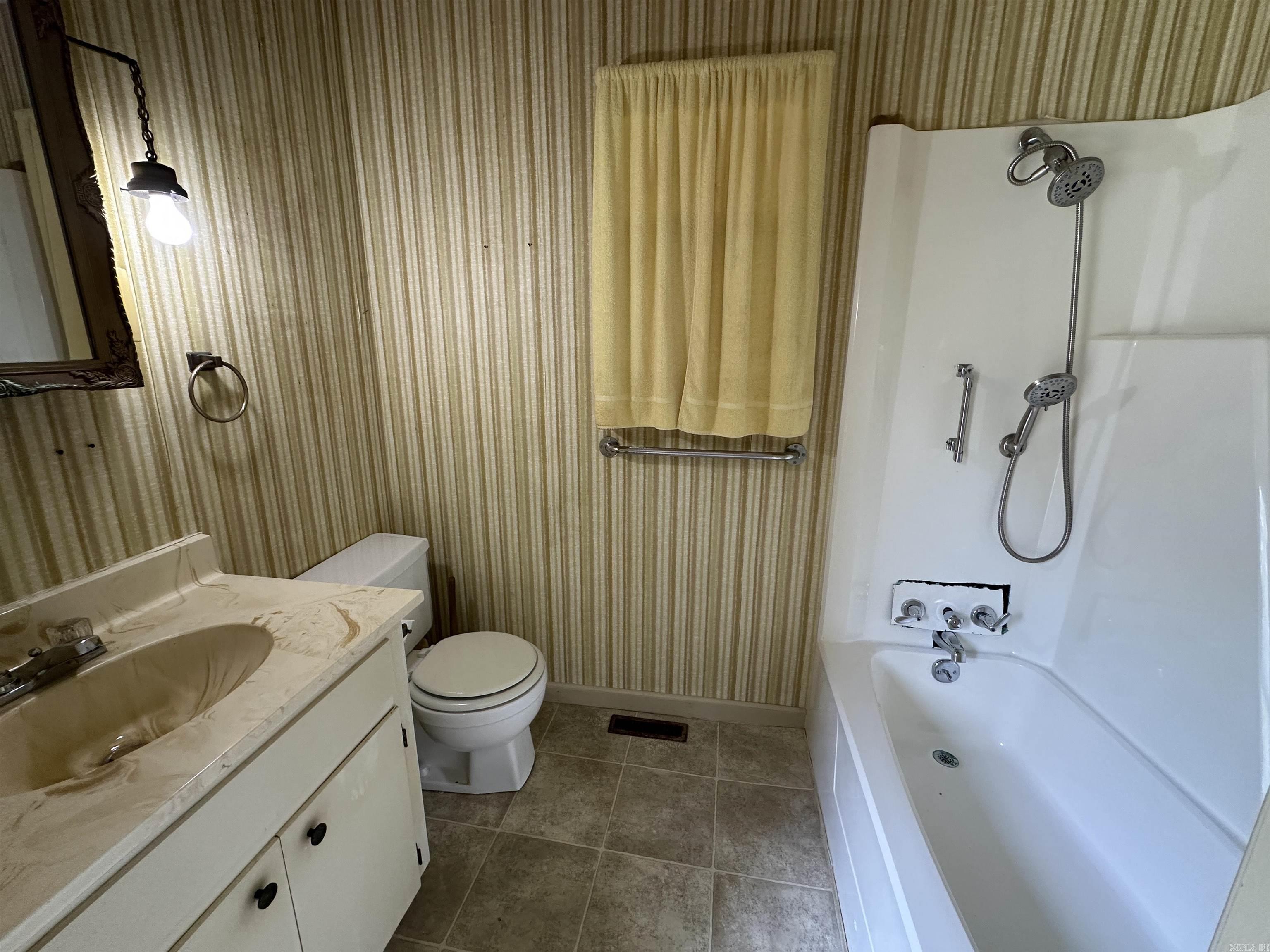 1721 Lakeshore Drive Heber Springs, AR 72543