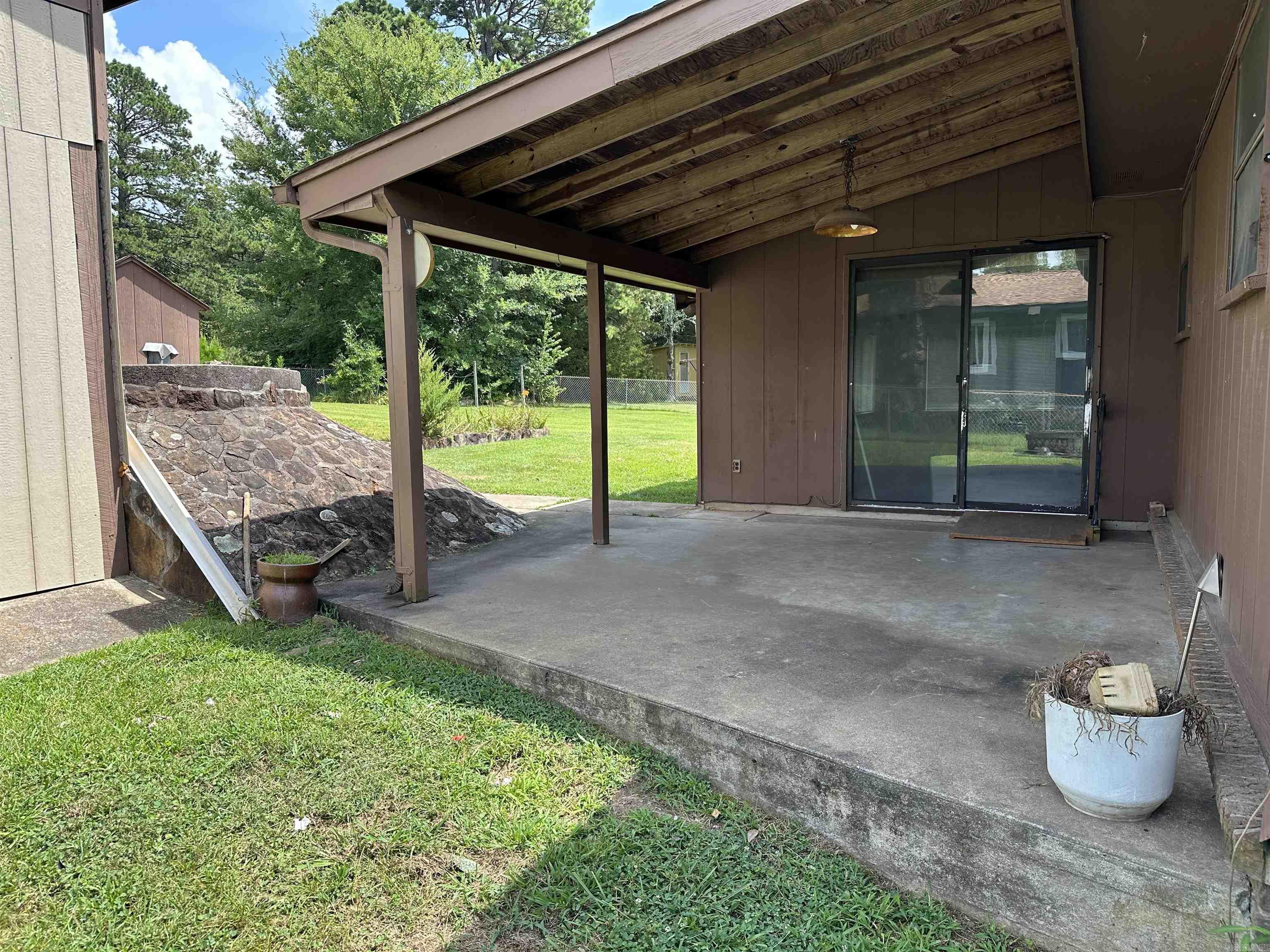 1721 Lakeshore Drive Heber Springs, AR 72543