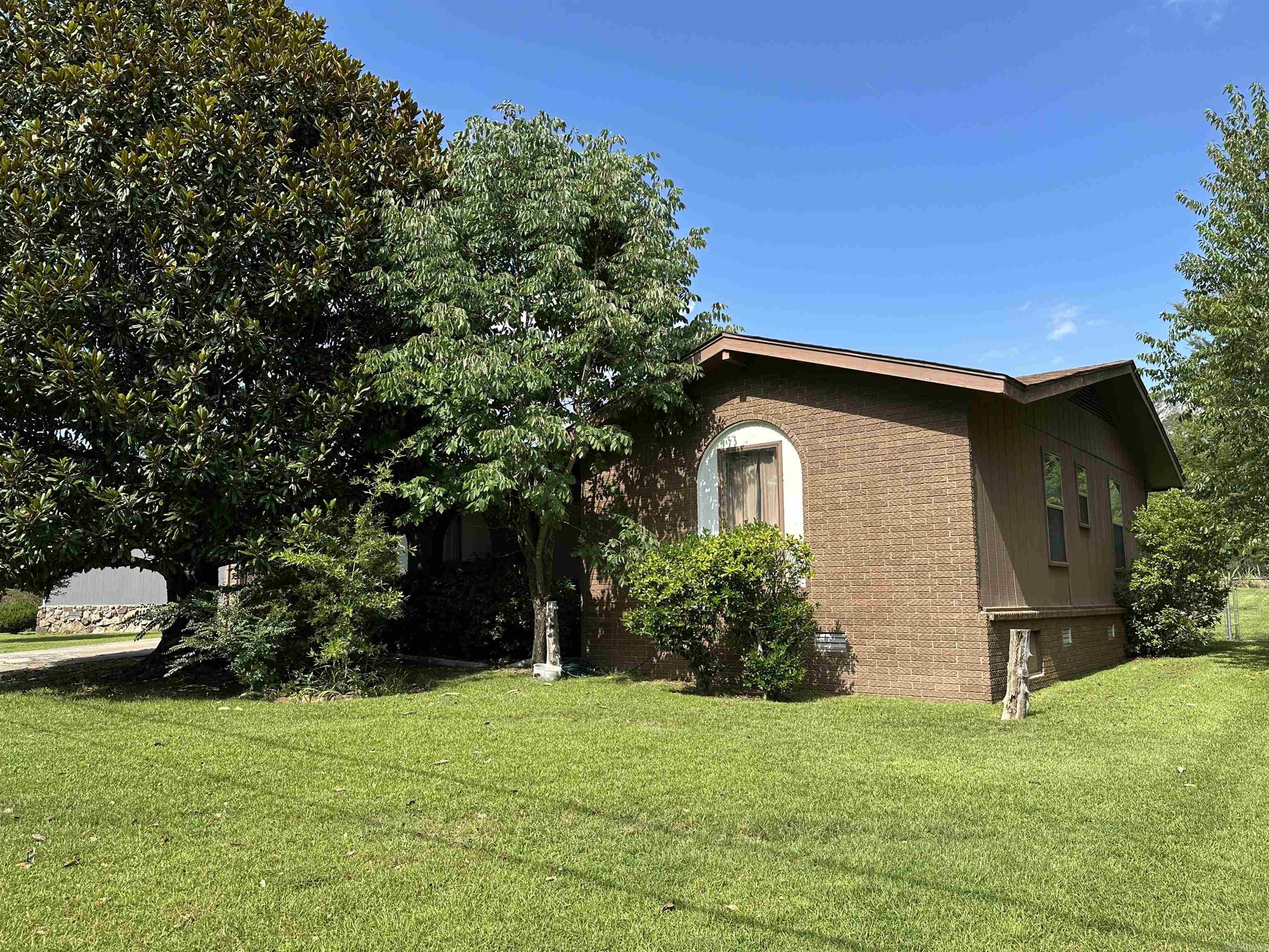 1721 Lakeshore Drive Heber Springs, AR 72543