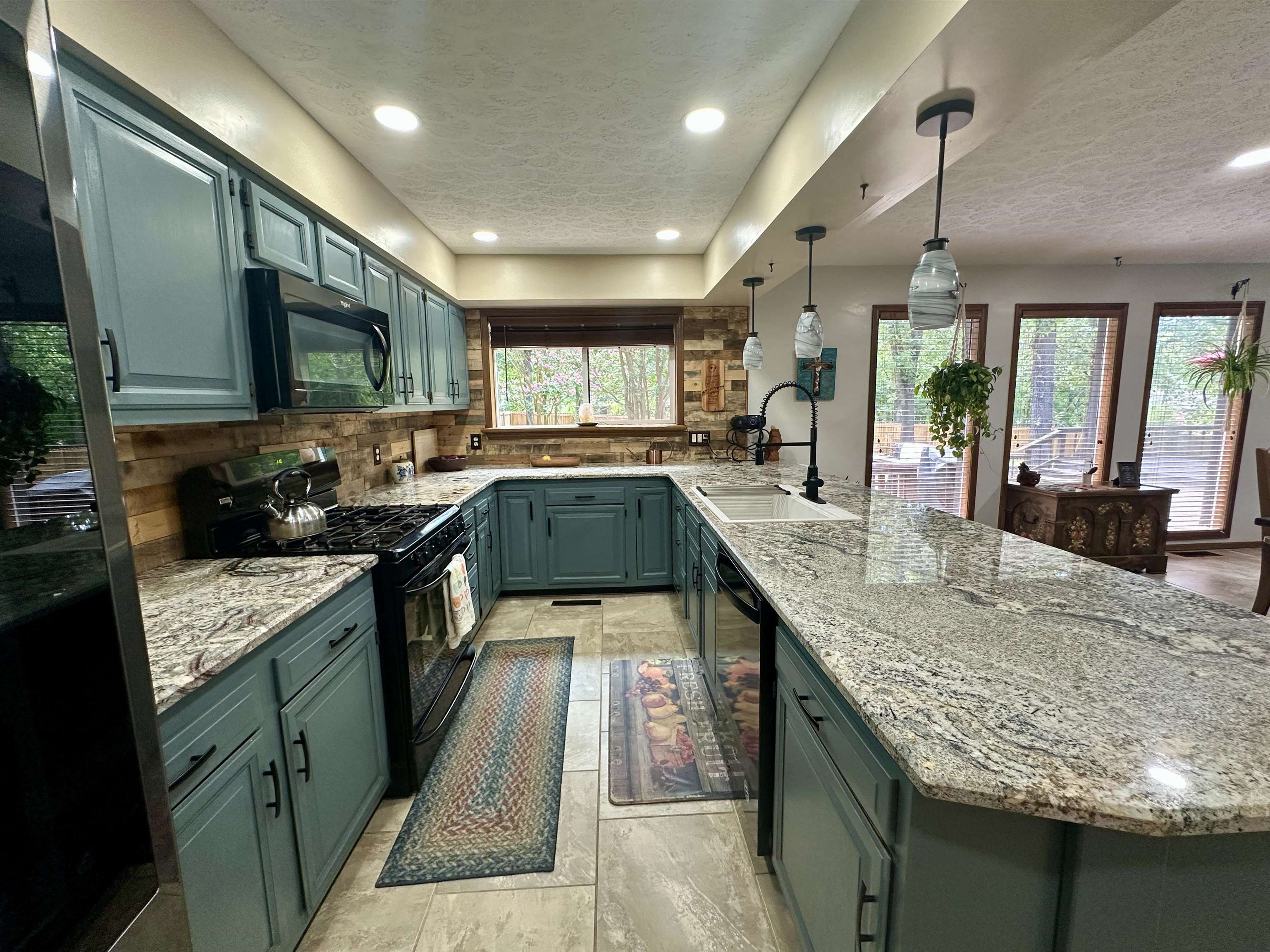 1712 Van Buren Ave Mountain Home, AR 72653