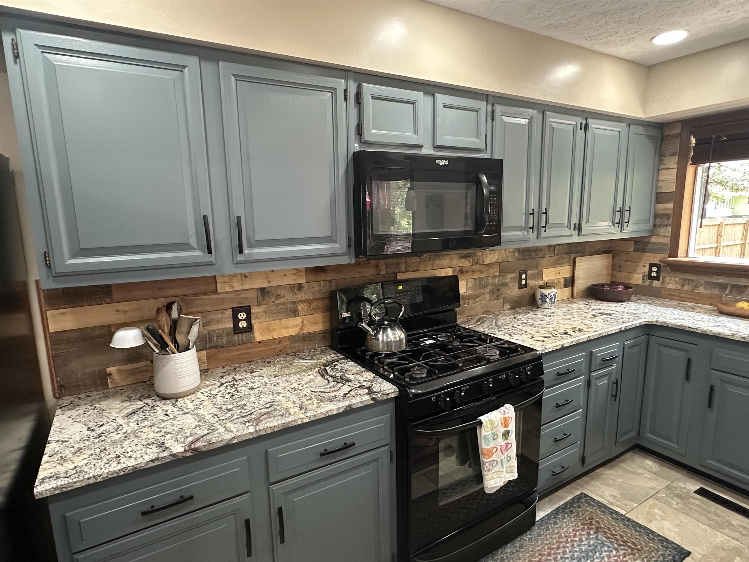 1712 Van Buren Ave Mountain Home, AR 72653